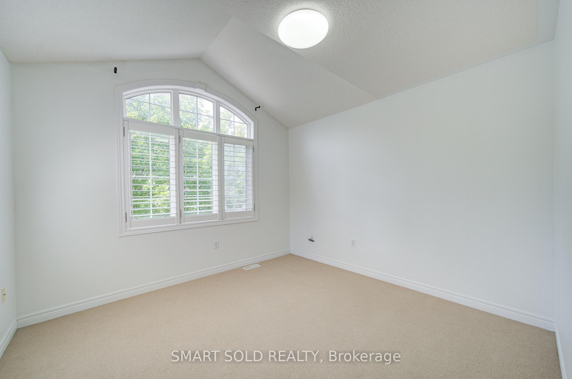 Photo 20 of 39 Schuster Lane, Vaughan, Patterson — HOMEH