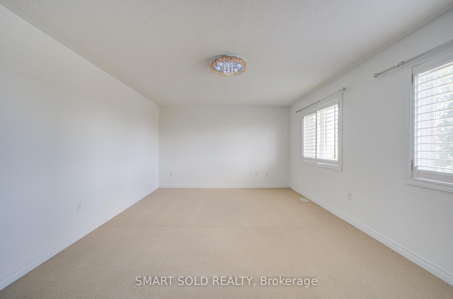 Photo 25 of 39 Schuster Lane, Vaughan, Patterson — HOMEH