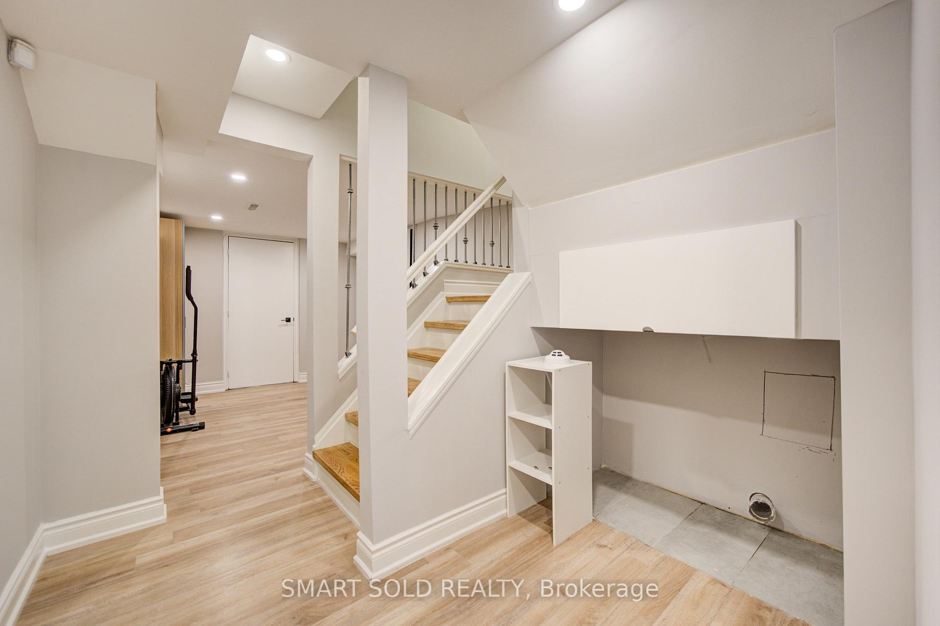 Photo 27 of 39 Schuster Lane, Vaughan, Patterson — HOMEH