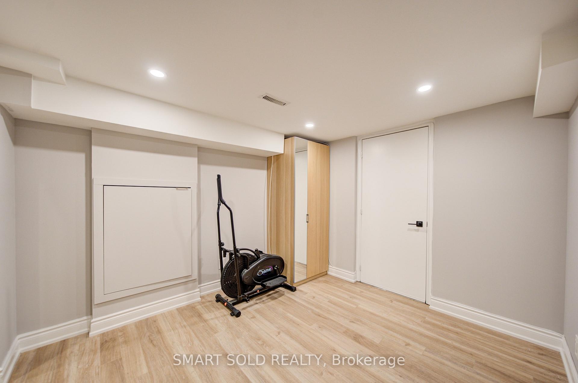 Photo 28 of 39 Schuster Lane, Vaughan, Patterson — HOMEH