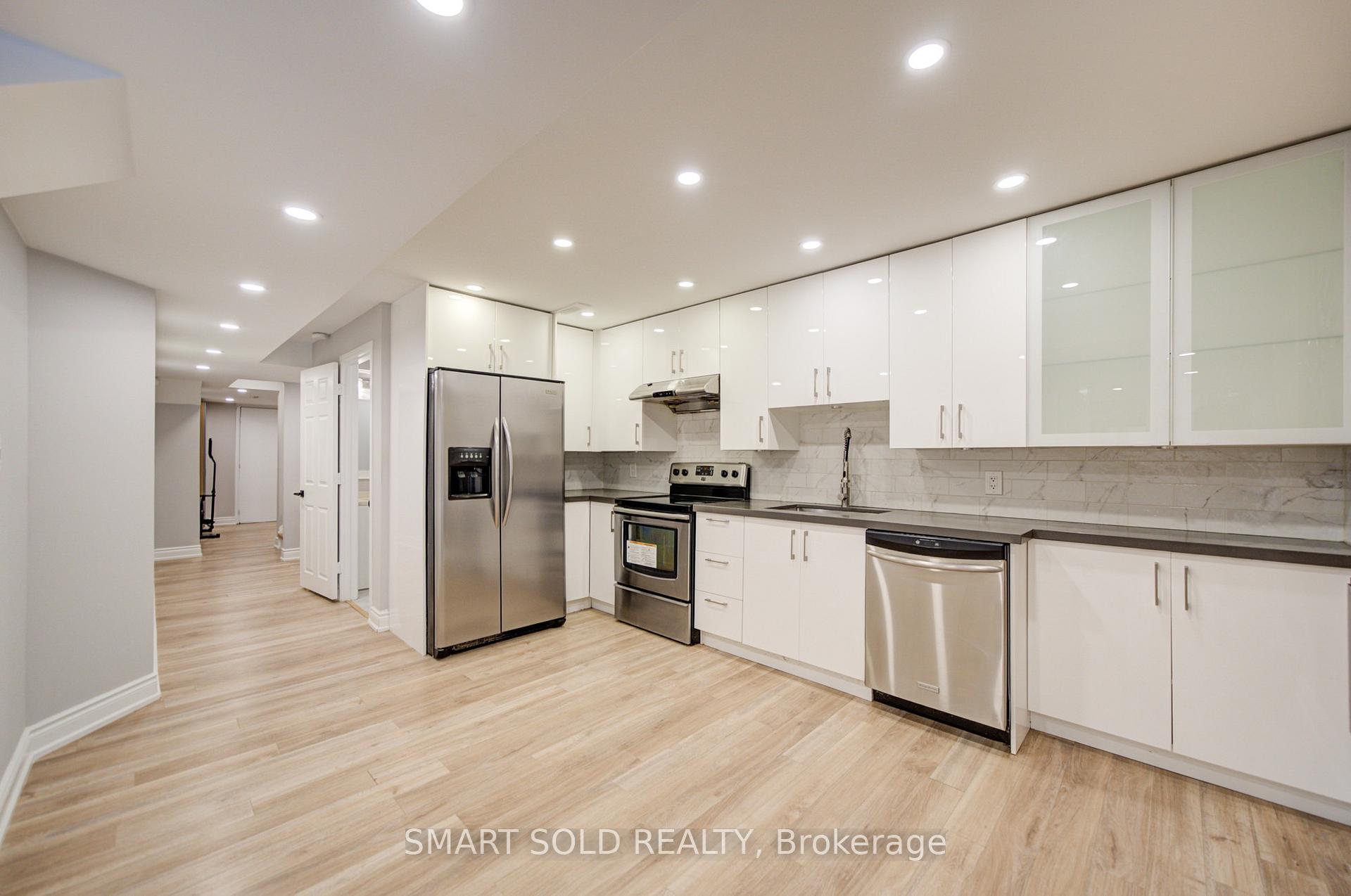 Photo 30 of 39 Schuster Lane, Vaughan, Patterson — HOMEH