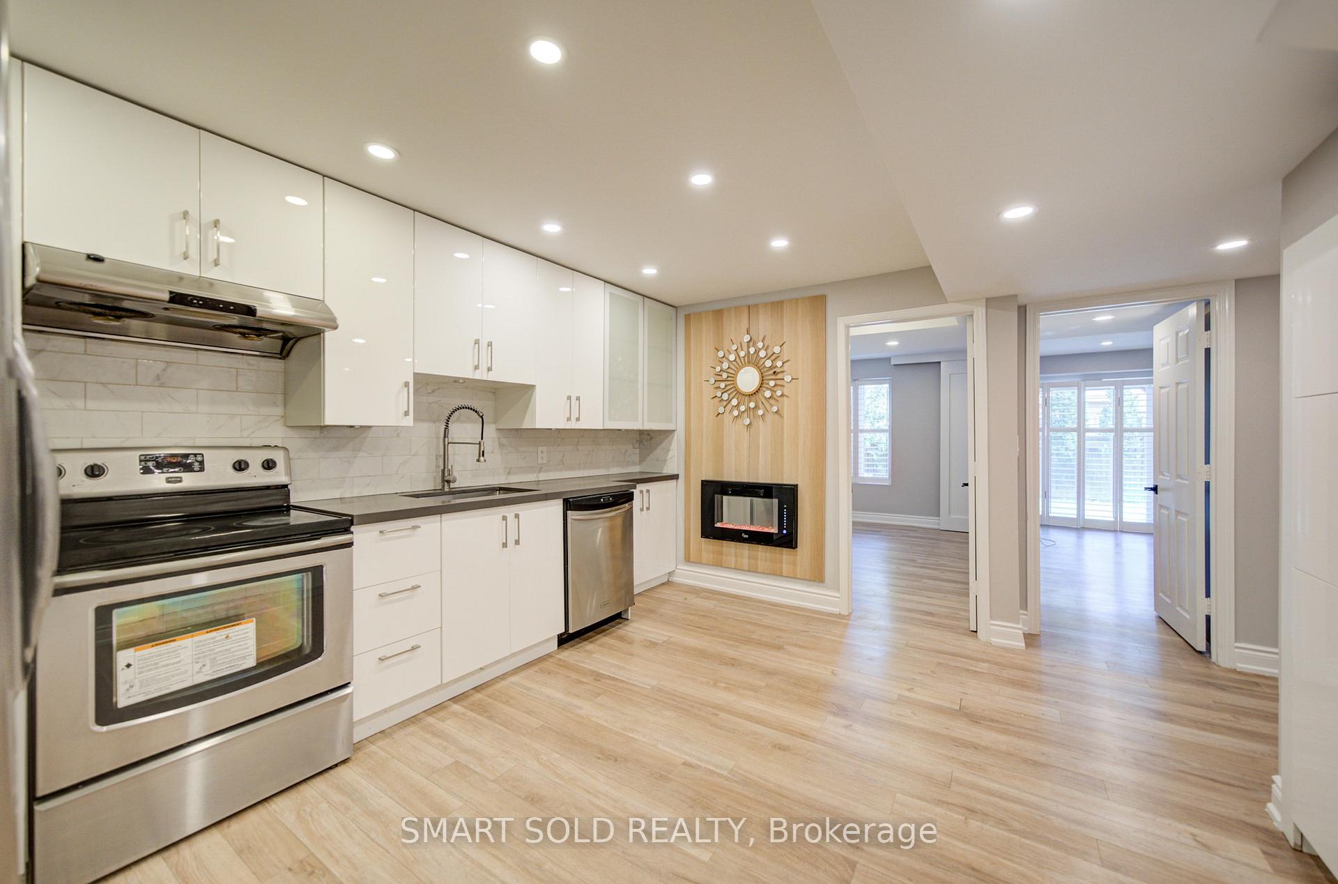 Photo 32 of 39 Schuster Lane, Vaughan, Patterson — HOMEH