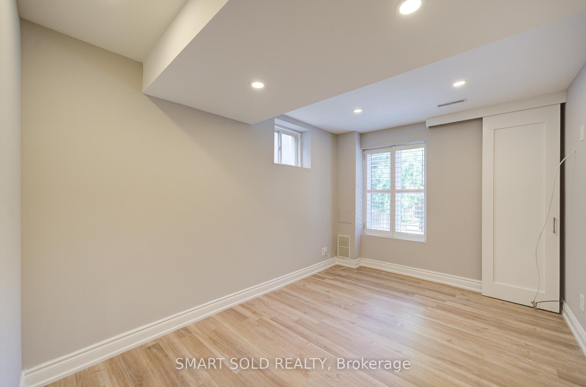 Photo 36 of 39 Schuster Lane, Vaughan, Patterson — HOMEH