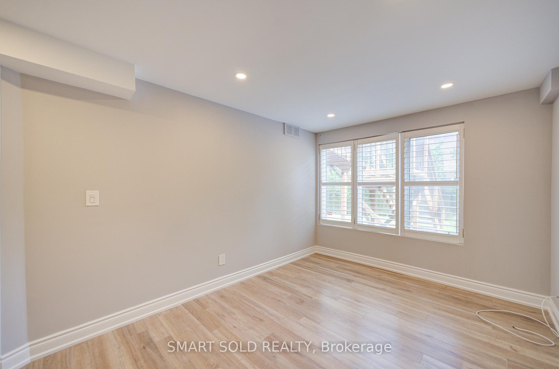 Photo 39 of 39 Schuster Lane, Vaughan, Patterson — HOMEH
