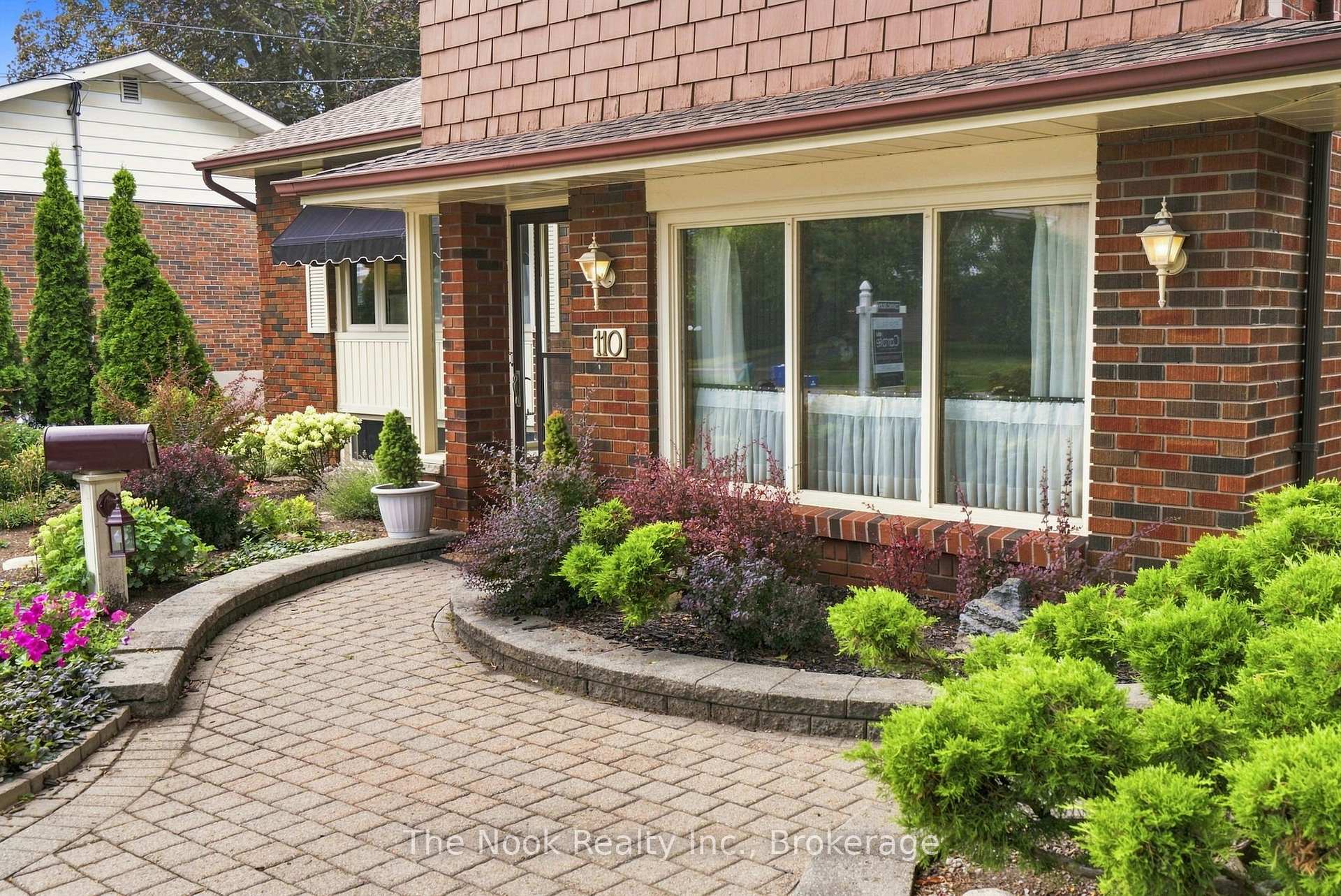 Photo 4 of 110 Bowman Avenue, Whitby, Blue Grass Meadows — HOMEH