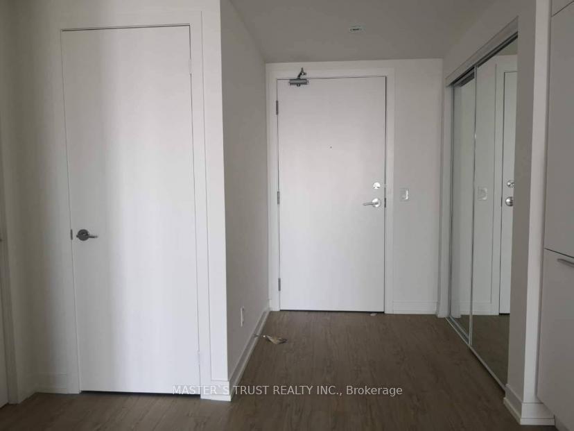 Front of Unit 4118, 85 Wood Street