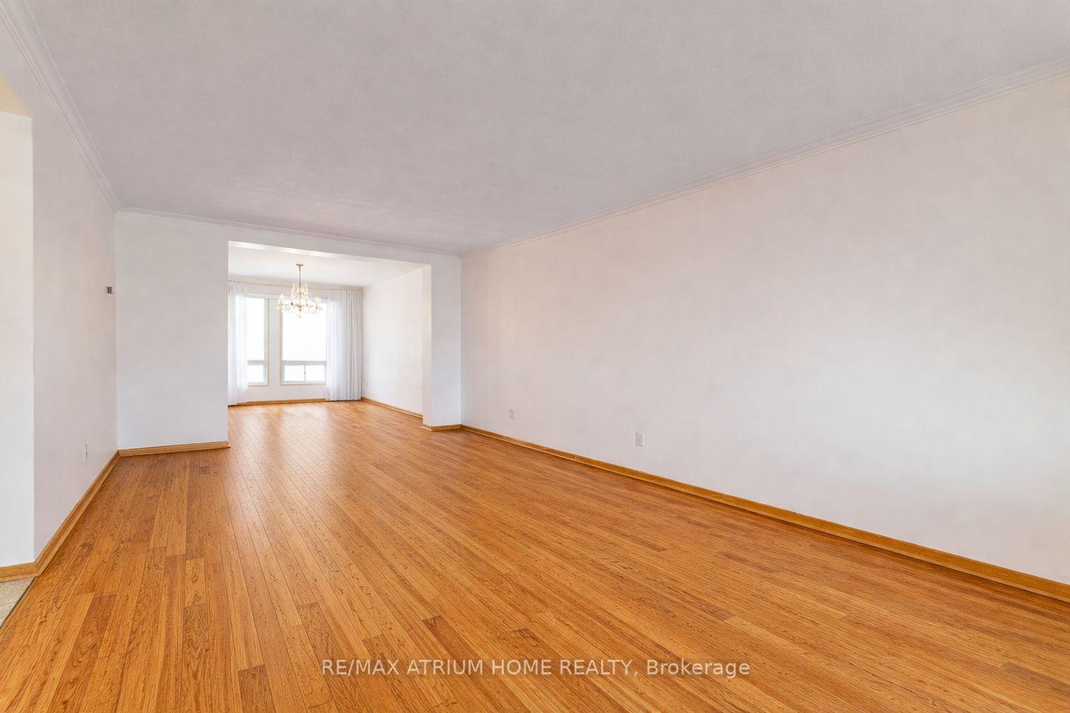 Photo 2 of 522 Cummer Avenue, North York, Bayview Woods-Steeles — HOMEH