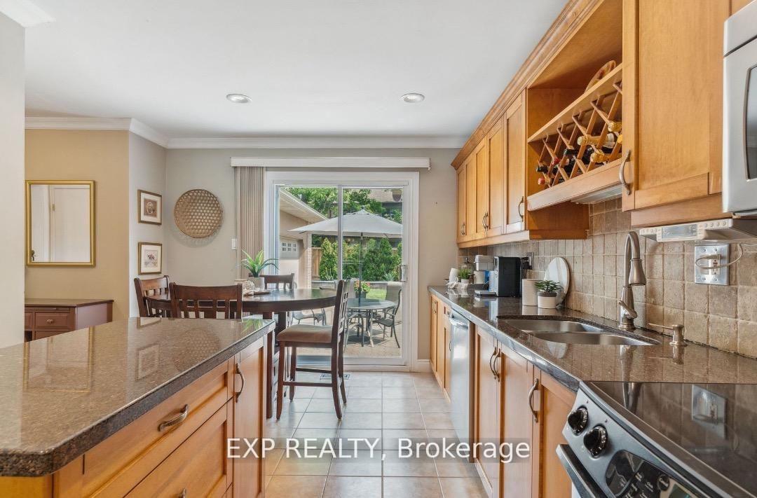 Photo 3 of 259 O'donoghue unit1 Avenue, Oakville, College Park — HOMEH