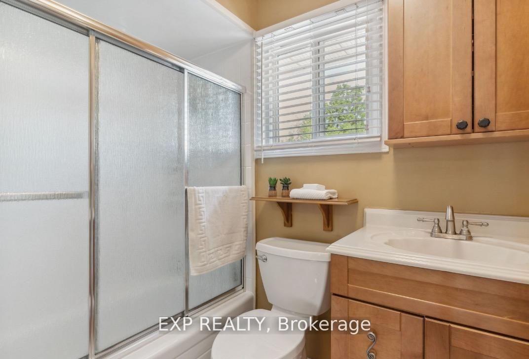 Photo 5 of 259 O'donoghue unit1 Avenue, Oakville, College Park — HOMEH