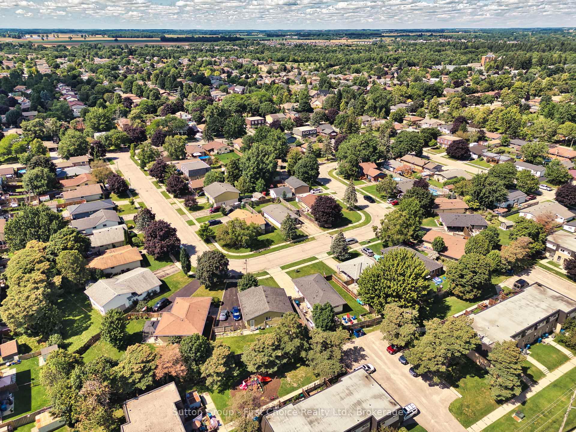 Photo 29 of 68 Kathryn Crescent, Stratford — HOMEH