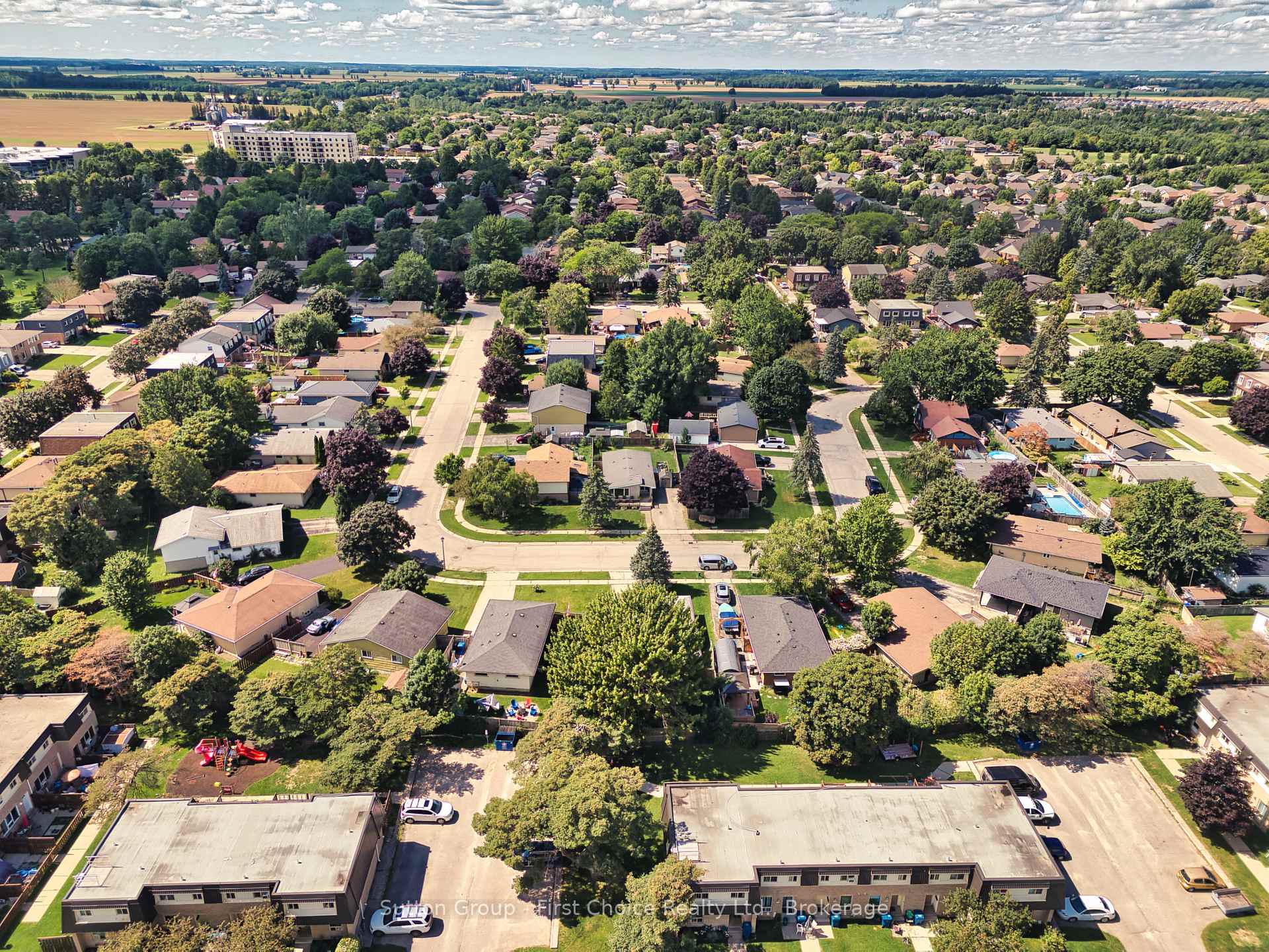 Photo 30 of 68 Kathryn Crescent, Stratford — HOMEH
