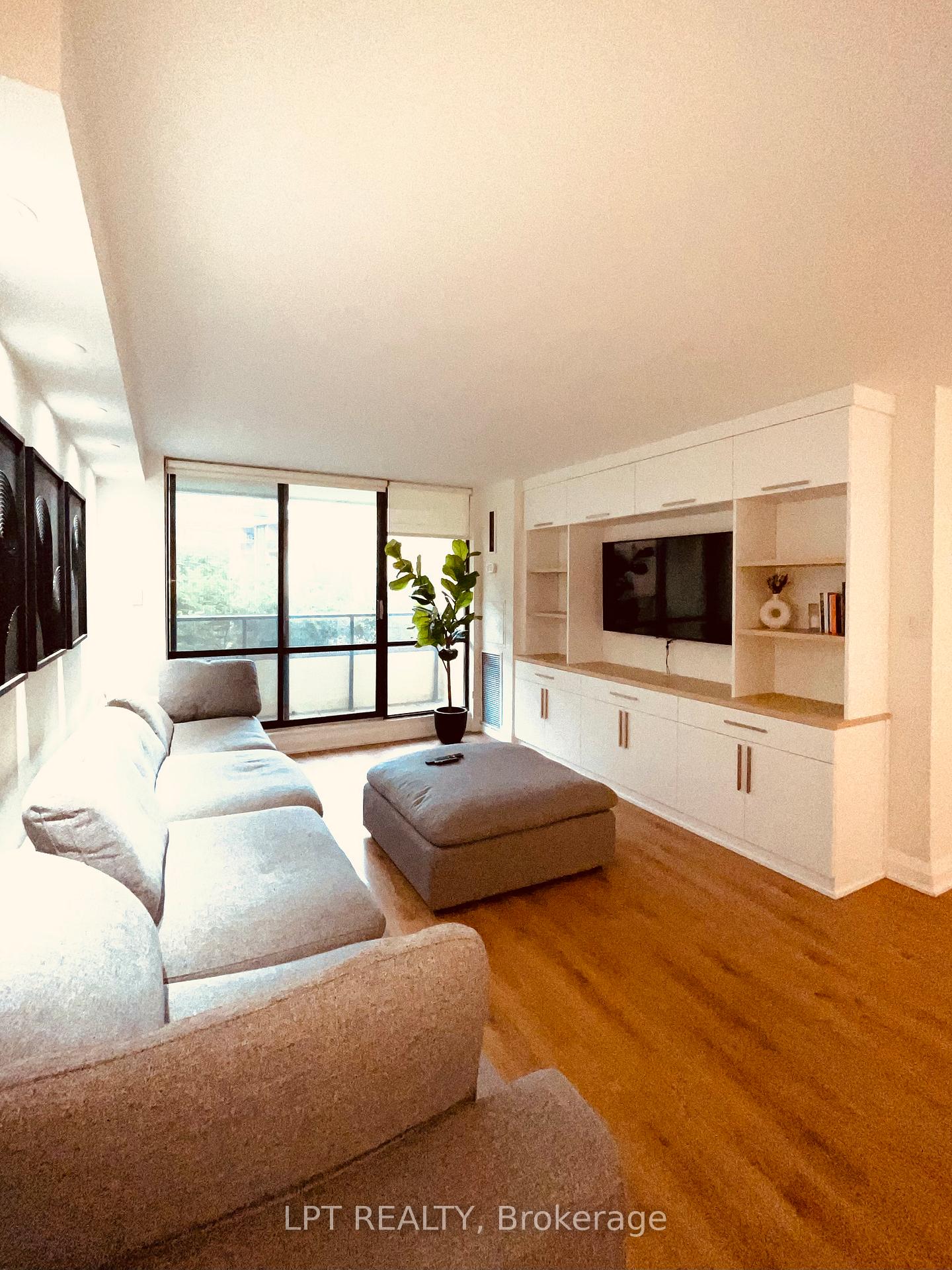 Photo 1 of Unit 402, 22 Shallmar Boulevard, Toronto, Forest Hill North — HOMEH