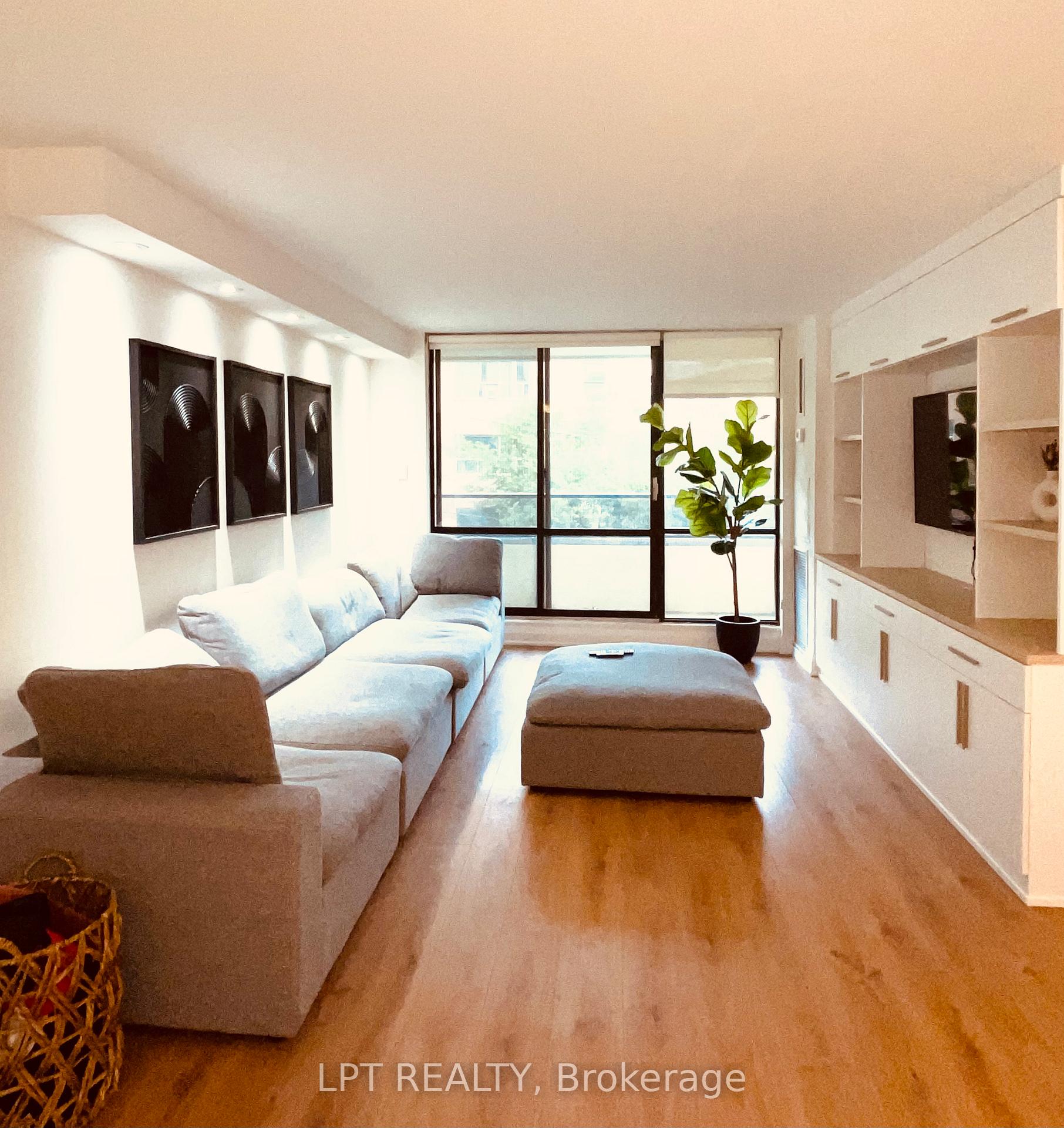 Photo 3 of Unit 402, 22 Shallmar Boulevard, Toronto, Forest Hill North — HOMEH