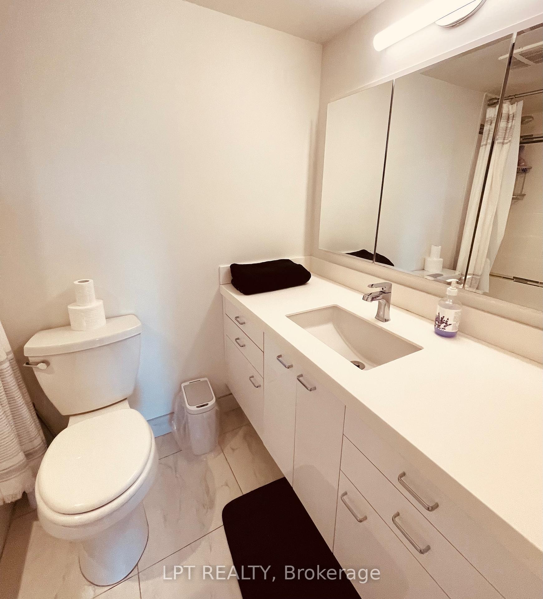 Photo 14 of Unit 402, 22 Shallmar Boulevard, Toronto, Forest Hill North — HOMEH