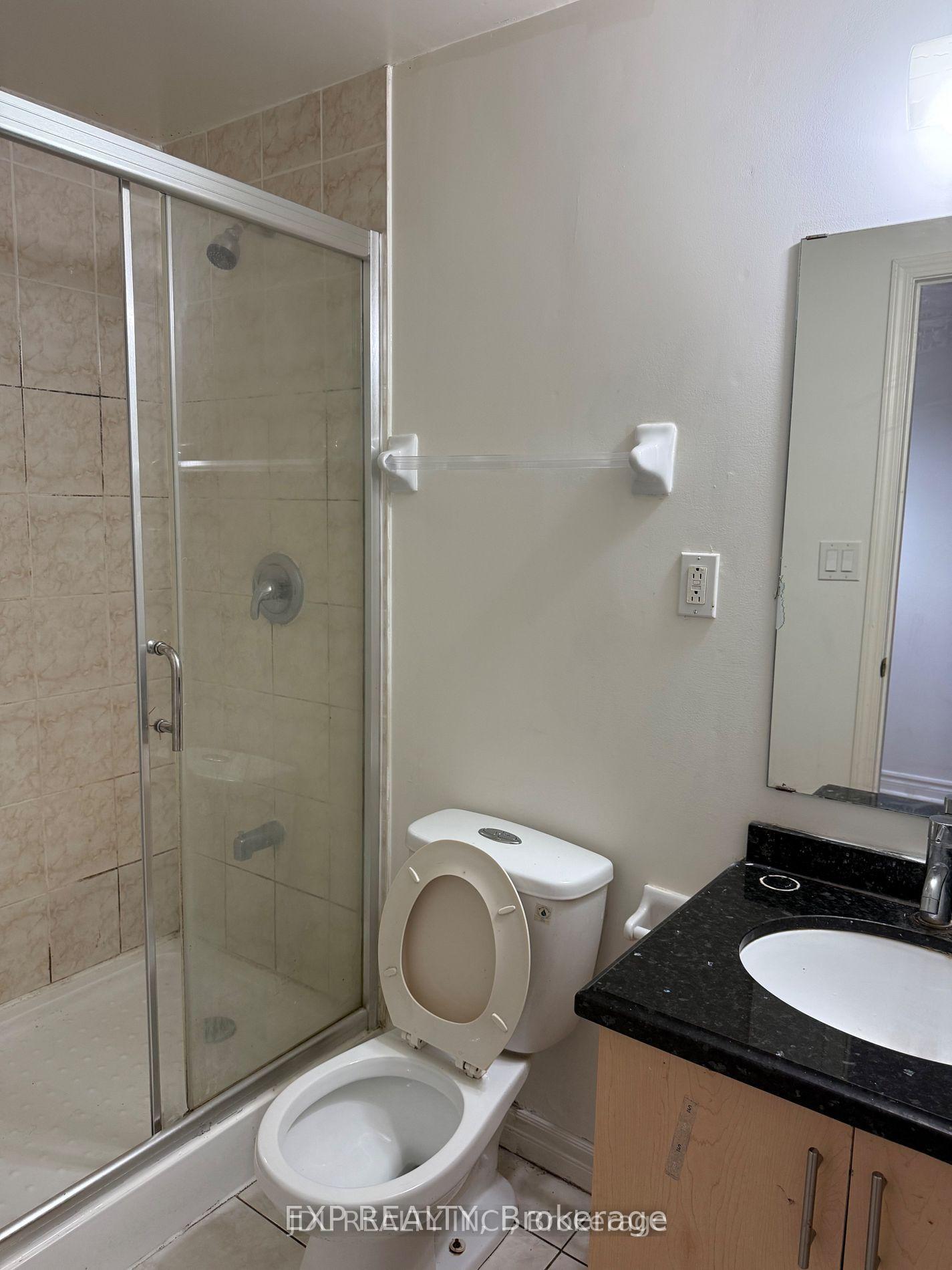 Photo 6 of Unit Lower, 20 maureen Drive N, North York, Bayview Village — HOMEH
