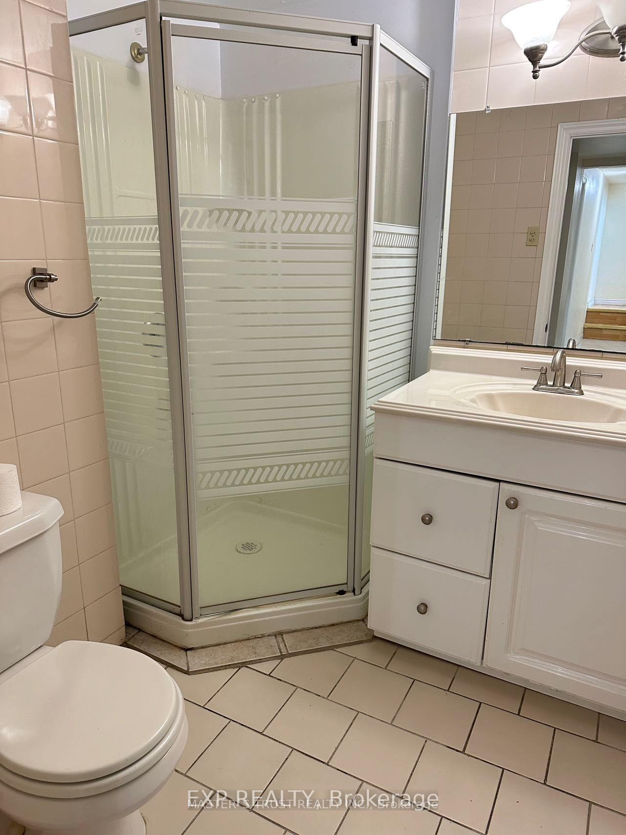 Photo 7 of Unit Lower, 20 maureen Drive N, North York, Bayview Village — HOMEH