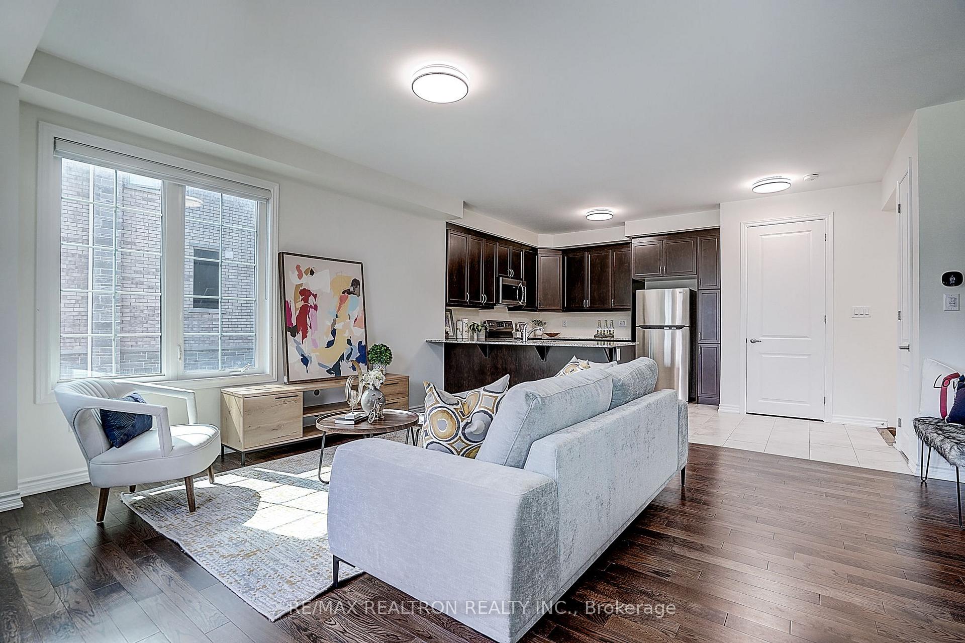 Photo 13 of 24 Thomas Frisby Jr Crescent, Markham, Victoria Square — HOMEH