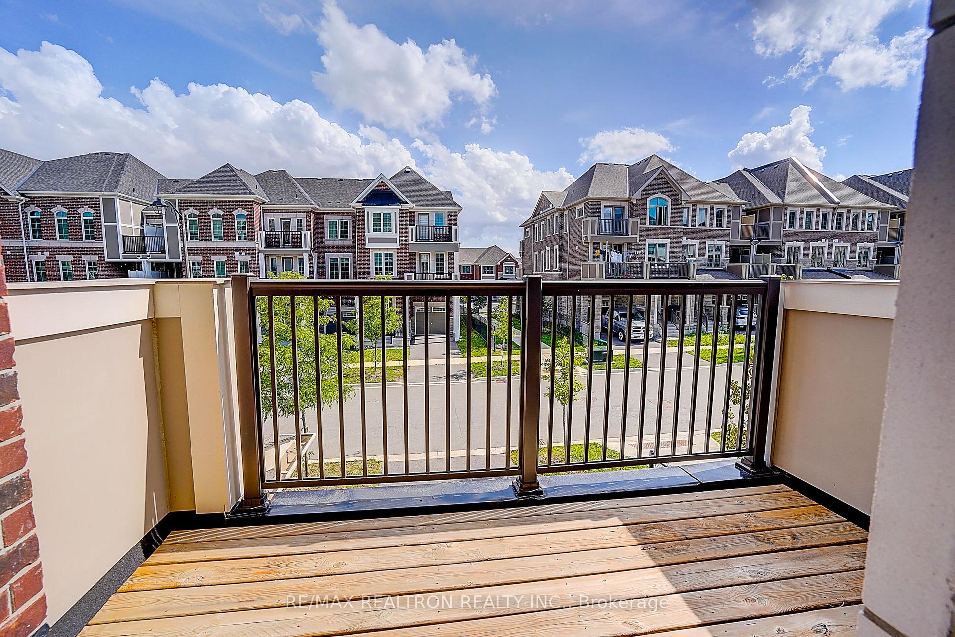 Photo 23 of 24 Thomas Frisby Jr Crescent, Markham, Victoria Square — HOMEH