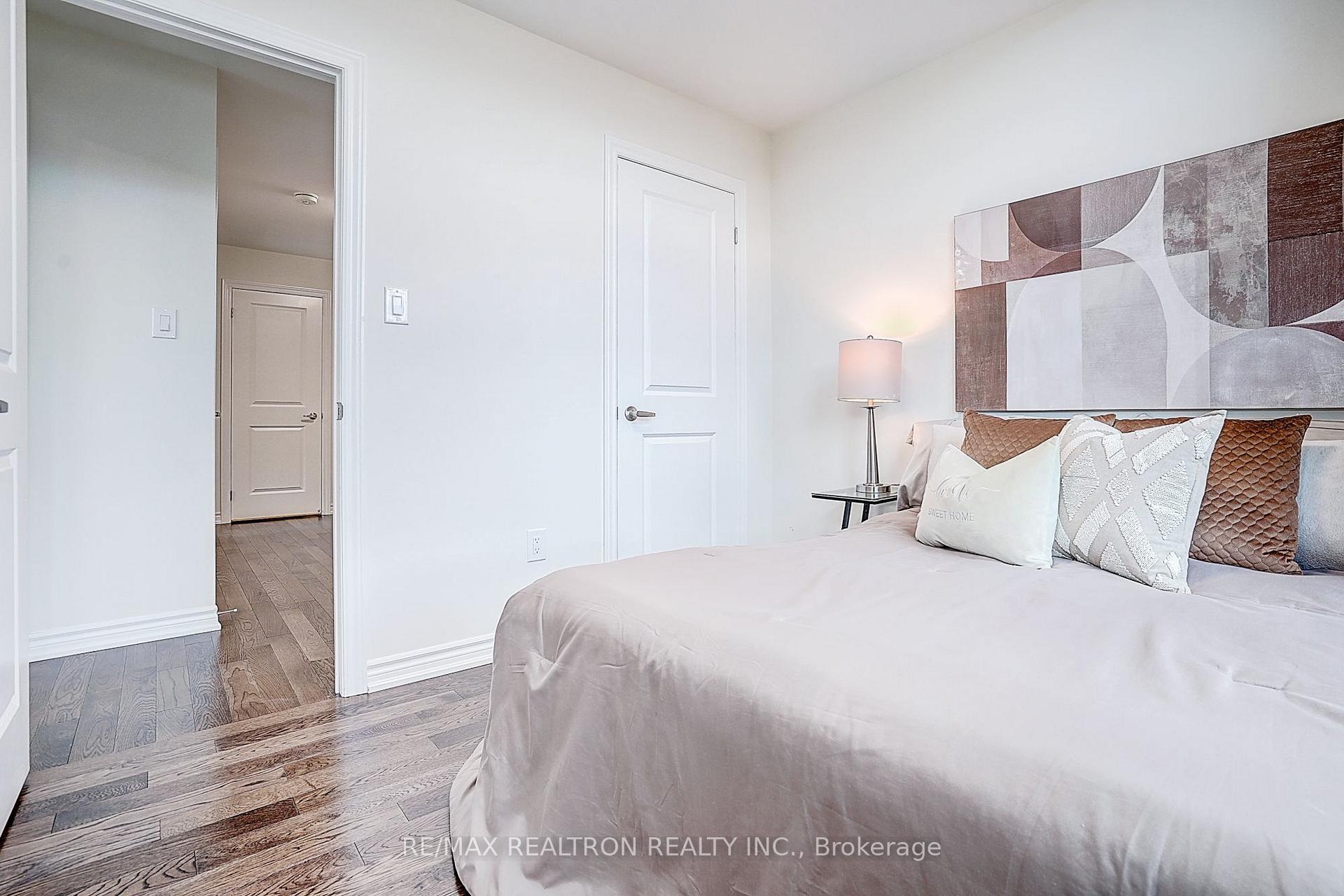 Photo 34 of 24 Thomas Frisby Jr Crescent, Markham, Victoria Square — HOMEH