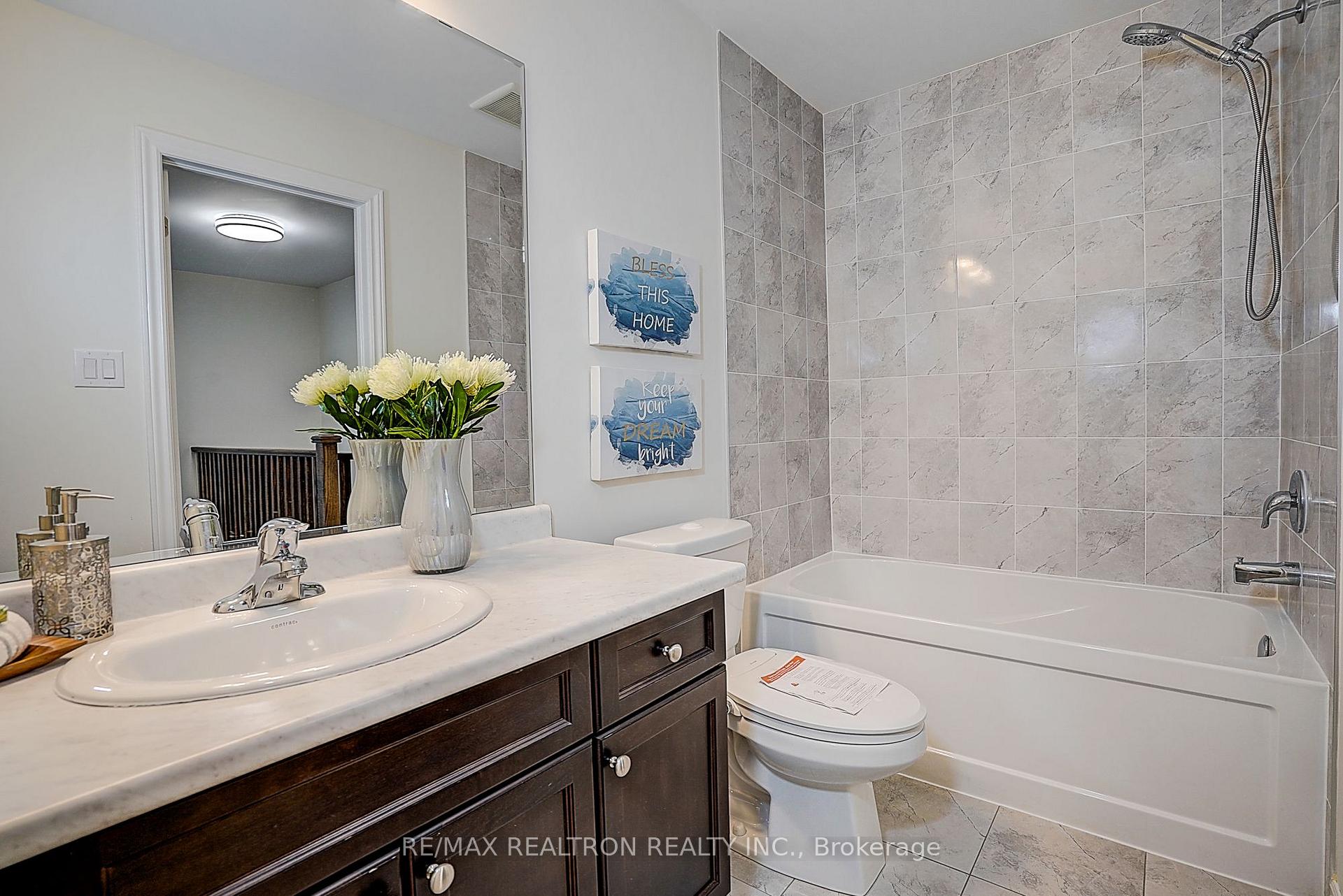 Photo 36 of 24 Thomas Frisby Jr Crescent, Markham, Victoria Square — HOMEH