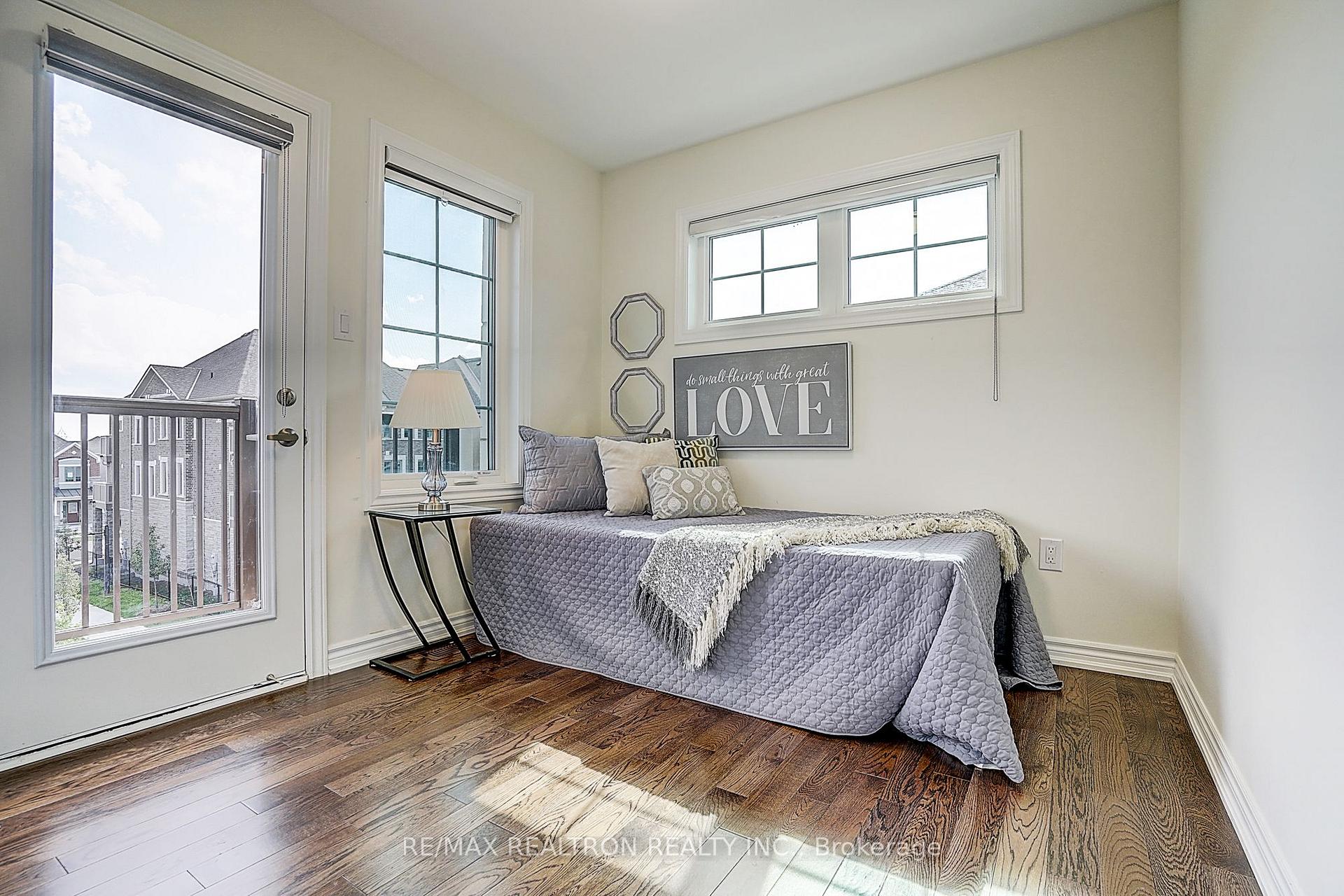 Photo 37 of 24 Thomas Frisby Jr Crescent, Markham, Victoria Square — HOMEH