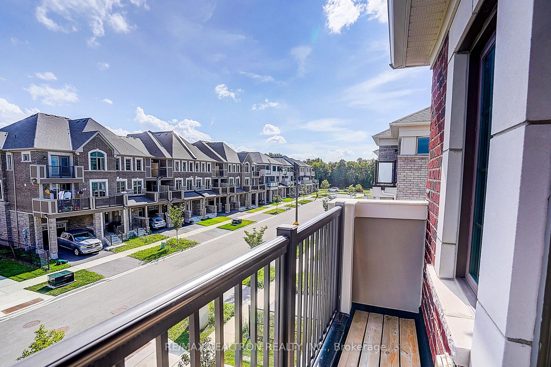 Photo 40 of 24 Thomas Frisby Jr Crescent, Markham, Victoria Square — HOMEH