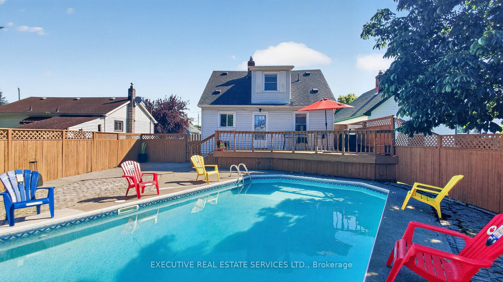 Photo 4 of 38 Parker Street, St. Catharines, Western Hill — HOMEH