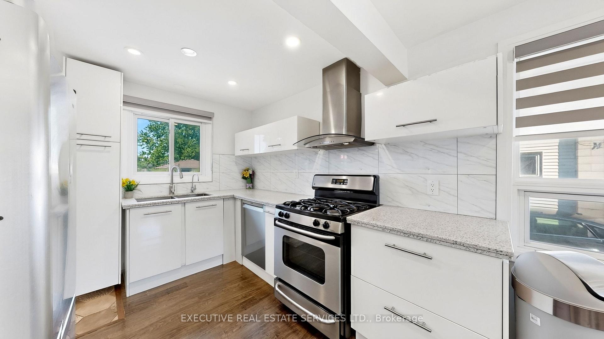 Photo 15 of 38 Parker Street, St. Catharines, Western Hill — HOMEH
