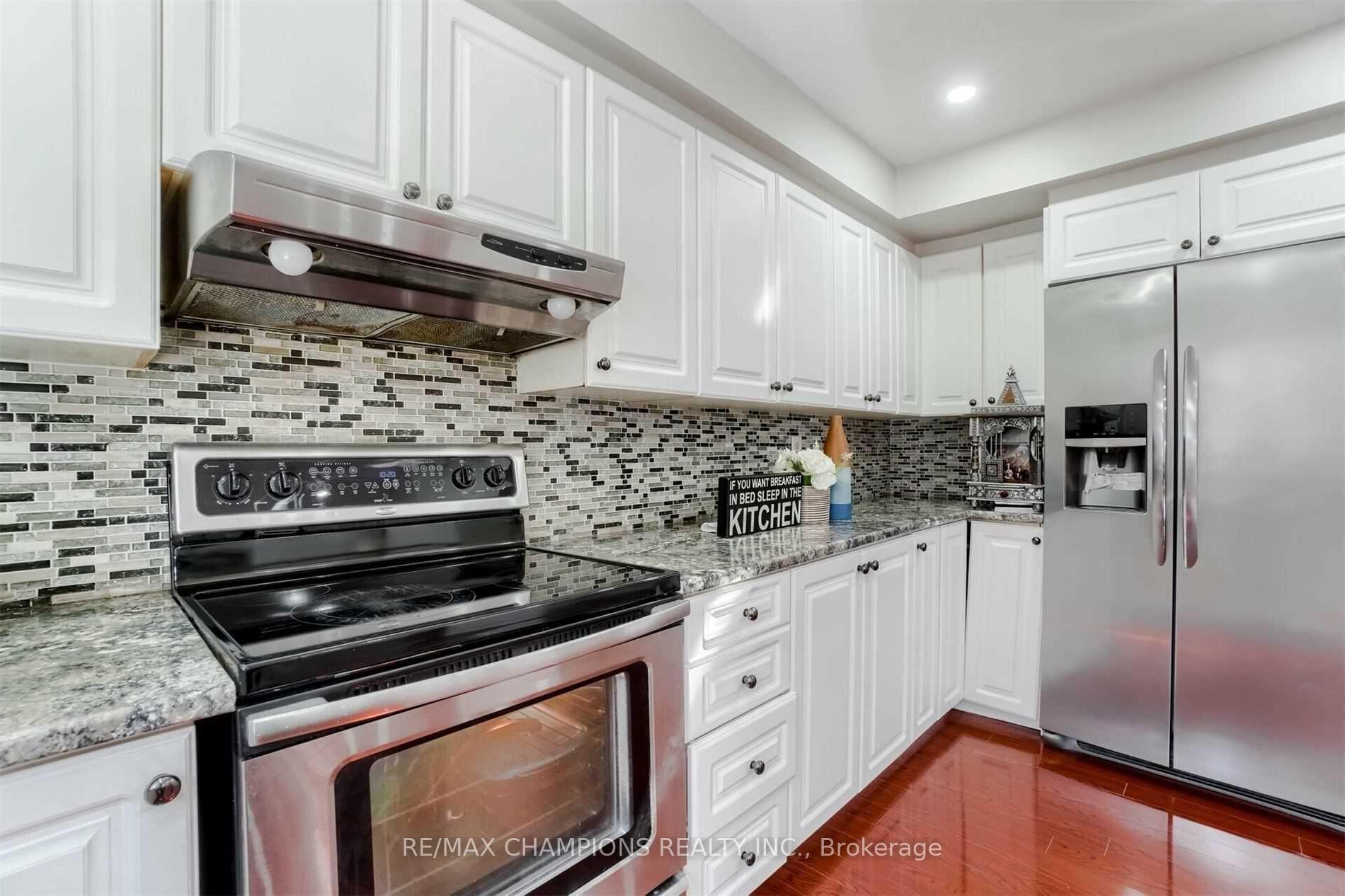 Photo 7 of 60 Banting Crescent, Brampton, Fletcher's West — HOMEH