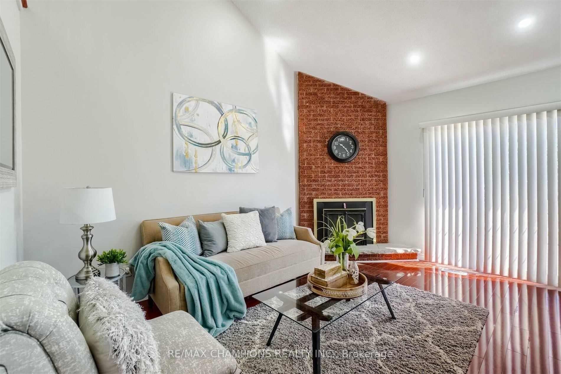 Photo 18 of 60 Banting Crescent, Brampton, Fletcher's West — HOMEH