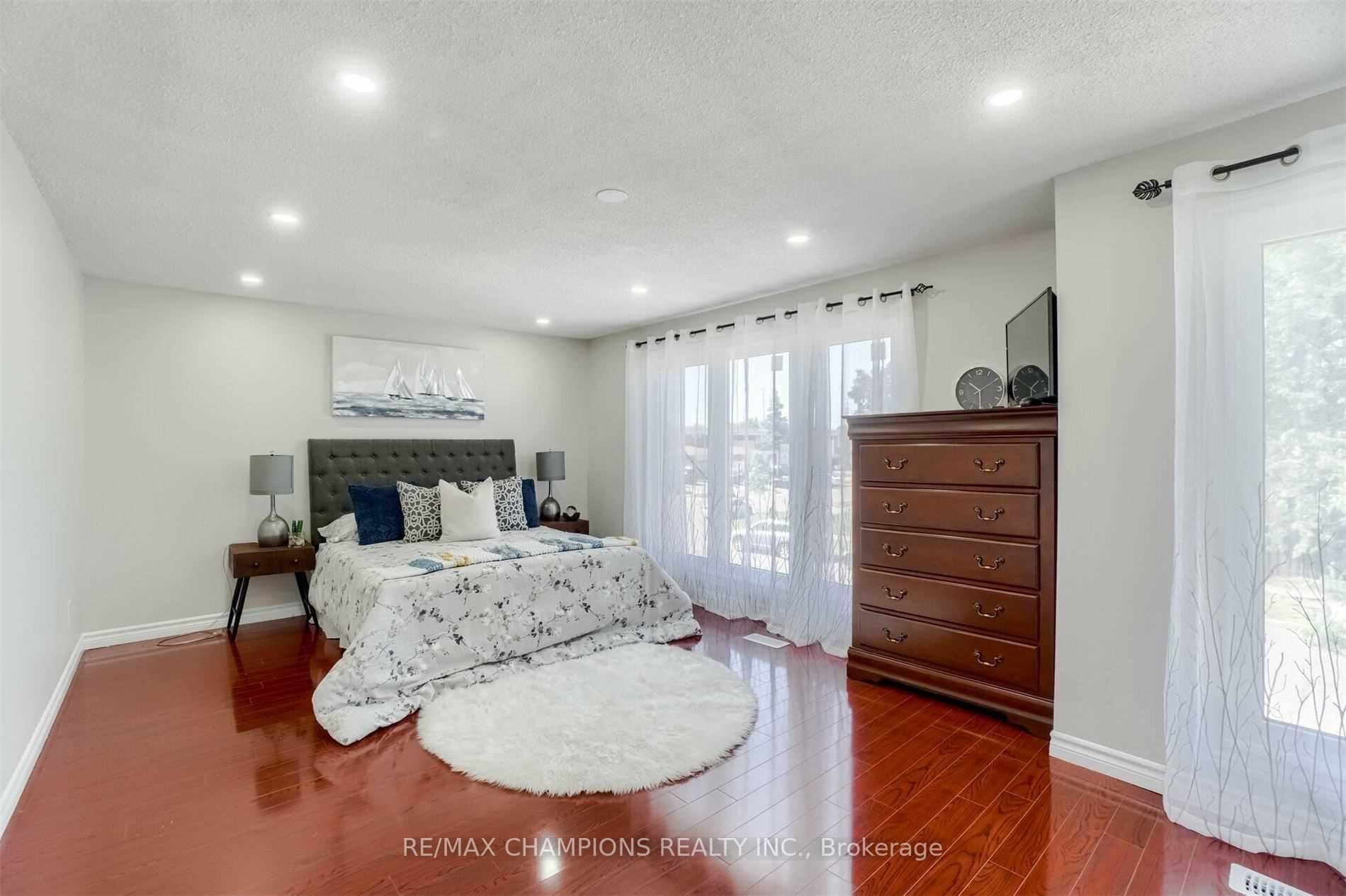 Photo 22 of 60 Banting Crescent, Brampton, Fletcher's West — HOMEH