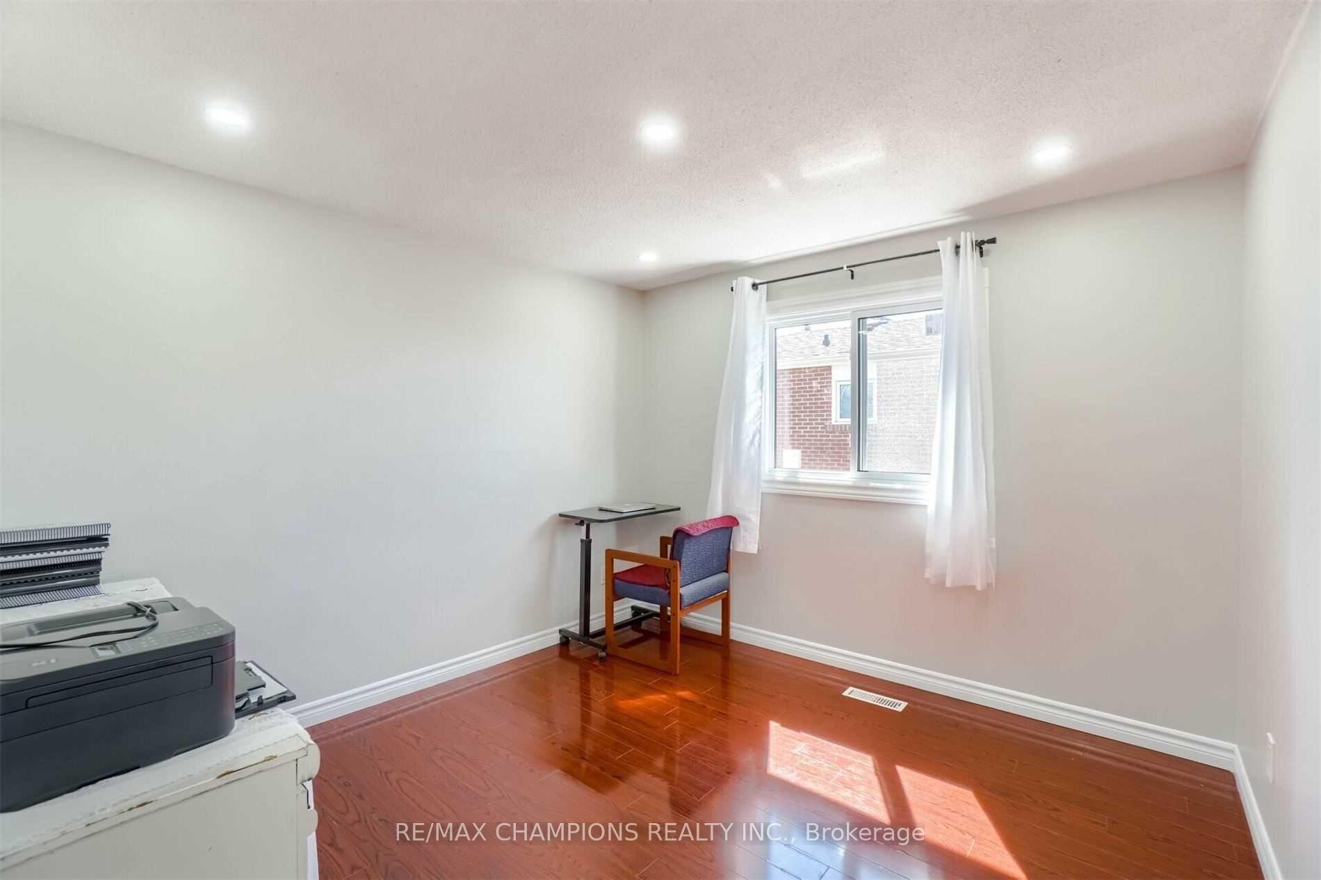 Photo 28 of 60 Banting Crescent, Brampton, Fletcher's West — HOMEH