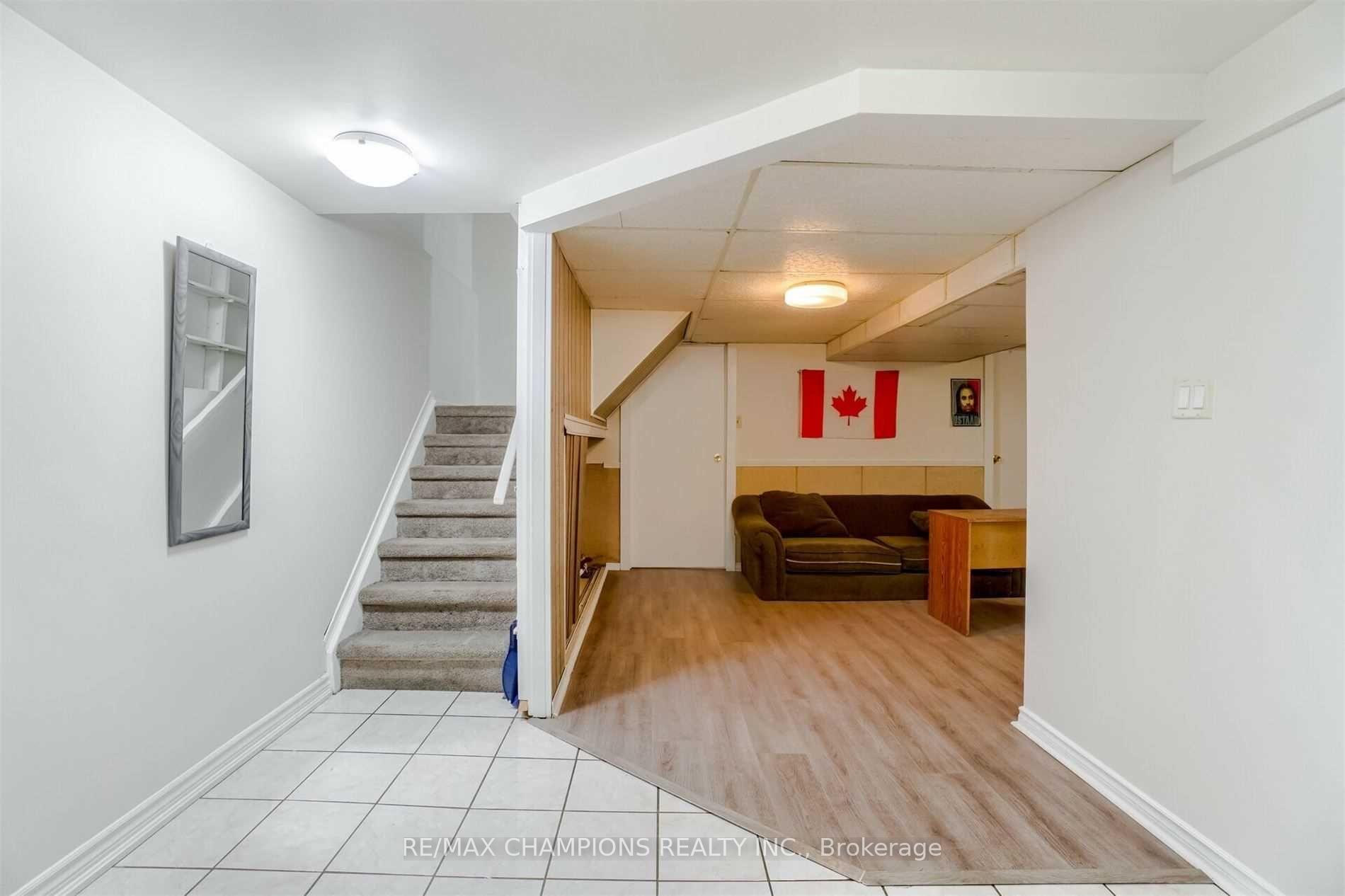 Photo 29 of 60 Banting Crescent, Brampton, Fletcher's West — HOMEH