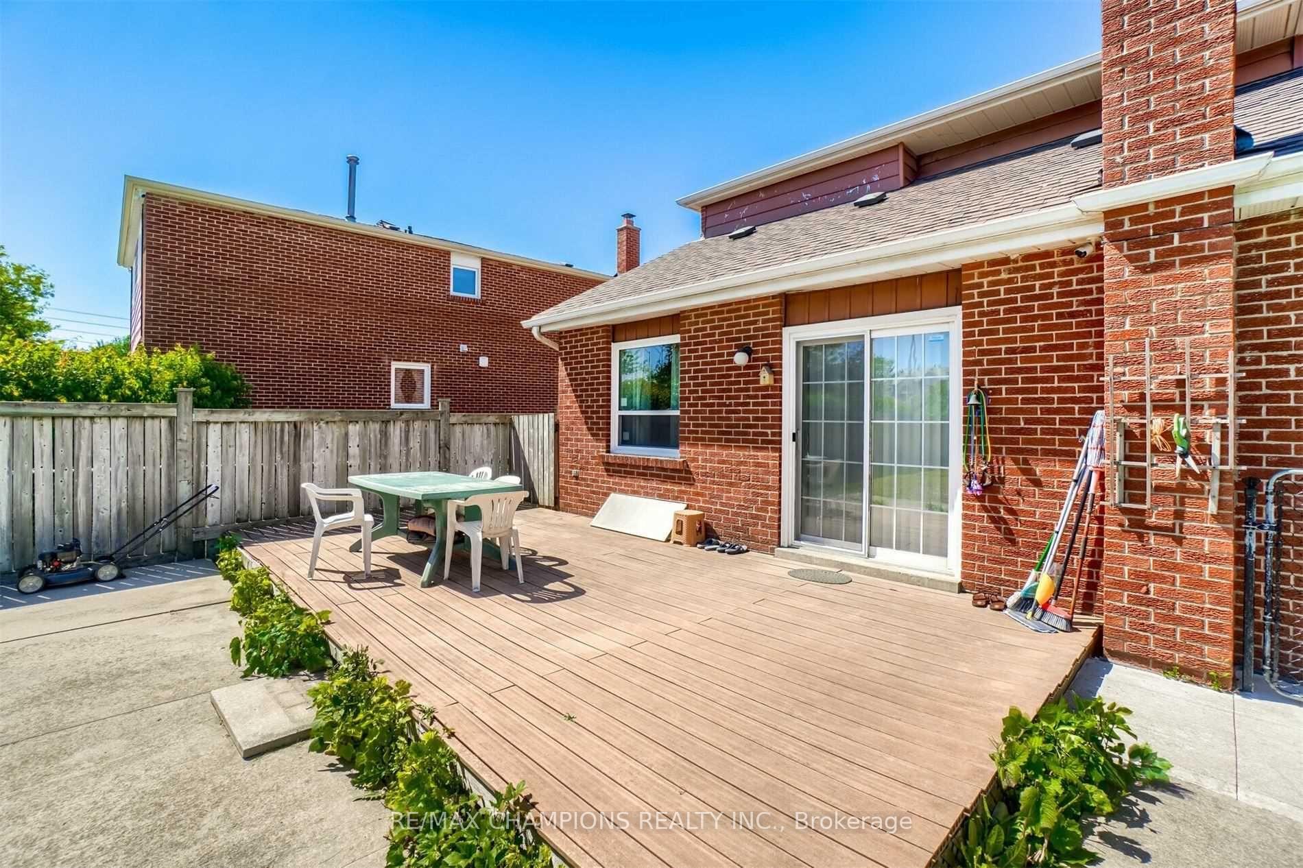 Photo 33 of 60 Banting Crescent, Brampton, Fletcher's West — HOMEH