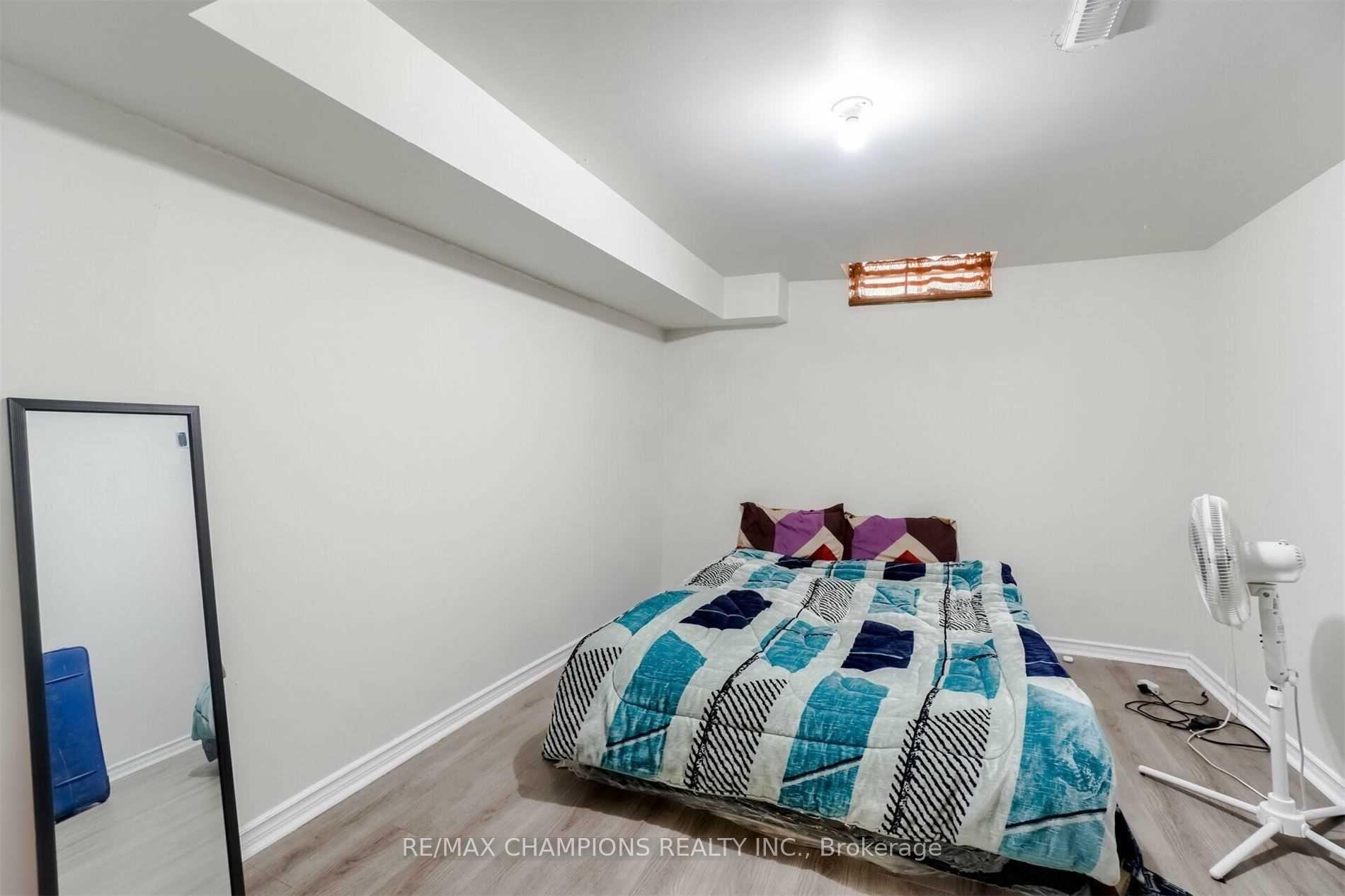 Photo 32 of 60 Banting Crescent, Brampton, Fletcher's West — HOMEH