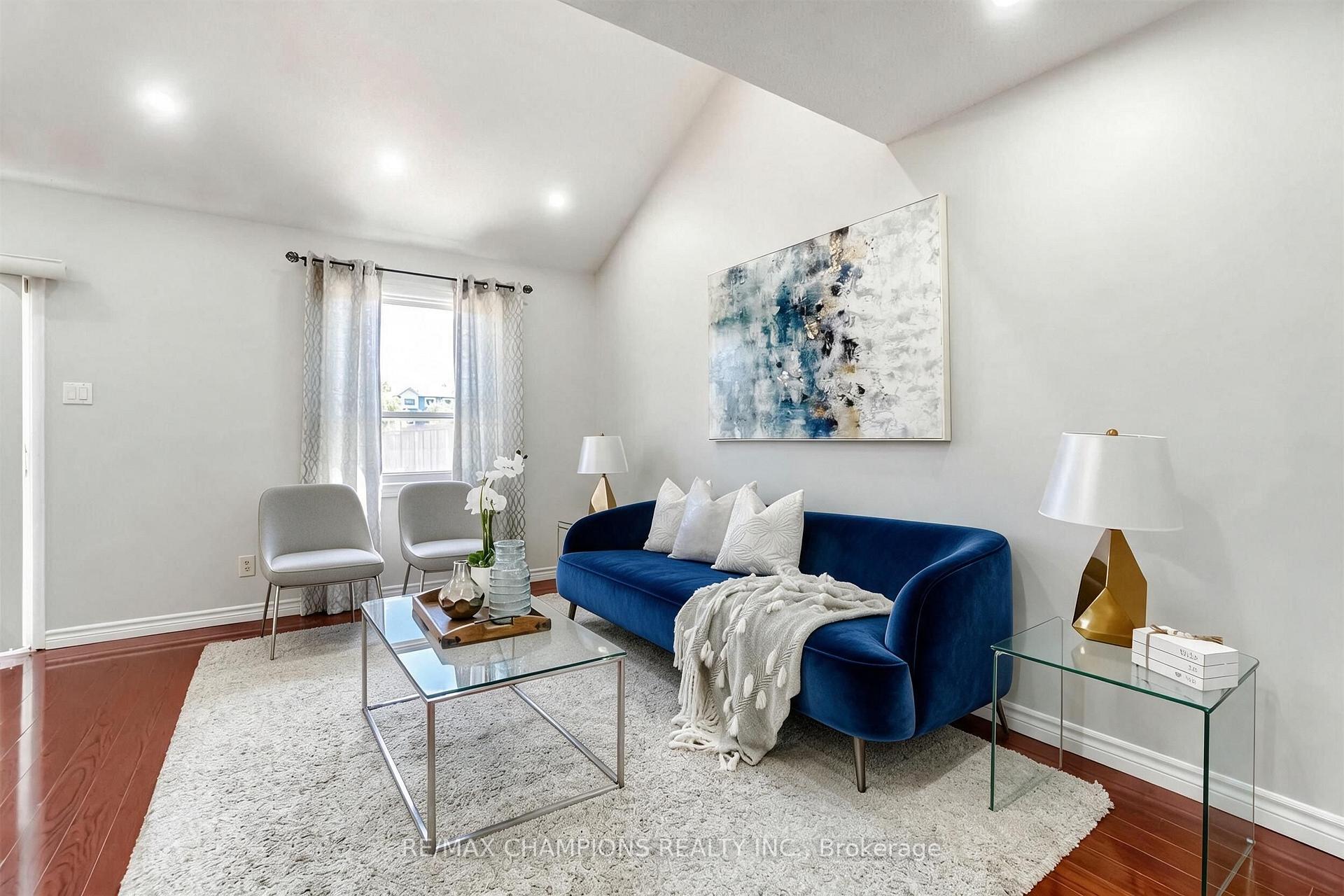 Photo 14 of 60 Banting Crescent, Brampton, Fletcher's West — HOMEH