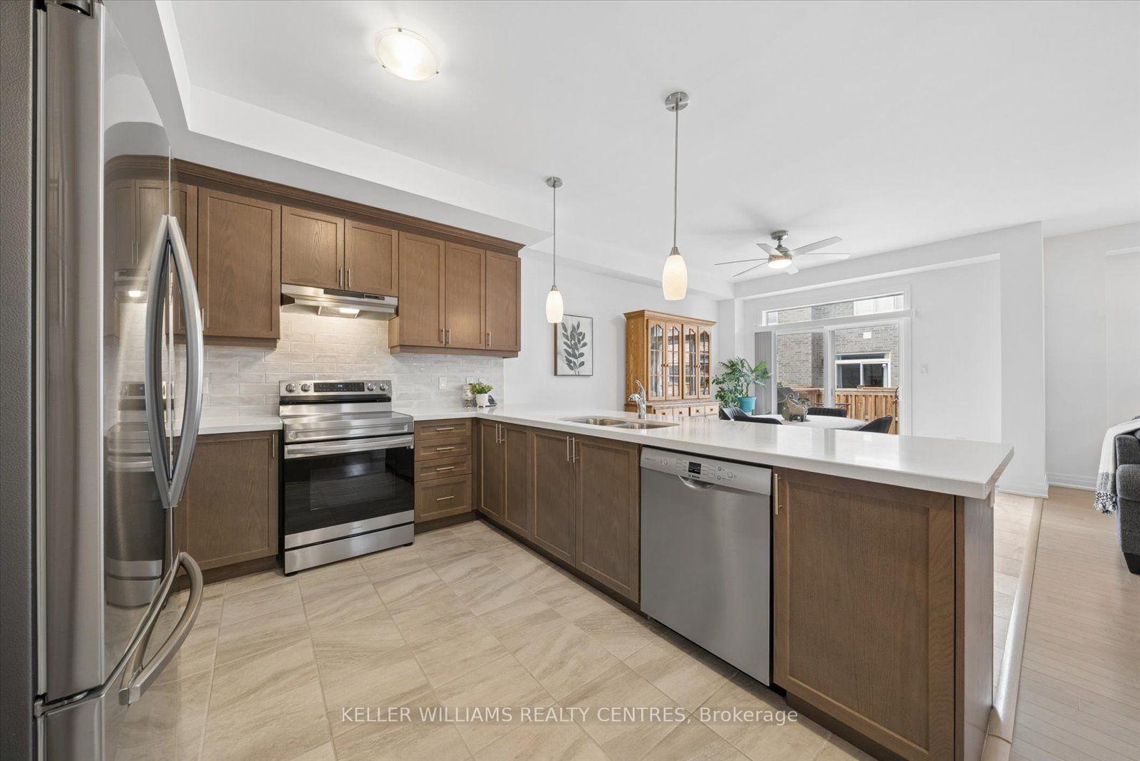 Photo 8 of 41 Mabern Street, Barrie, Rural Barrie Southwest — HOMEH