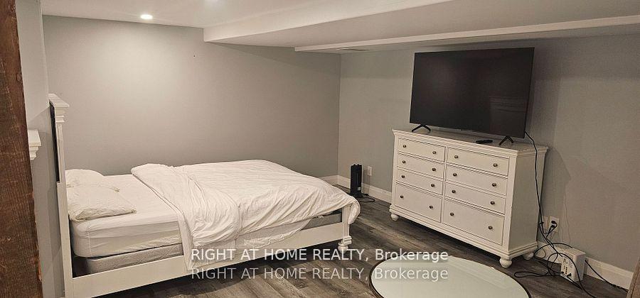 Photo 4 of Unit Bsmt, 21 Thomson Street, Barrie, Queen's Park — HOMEH