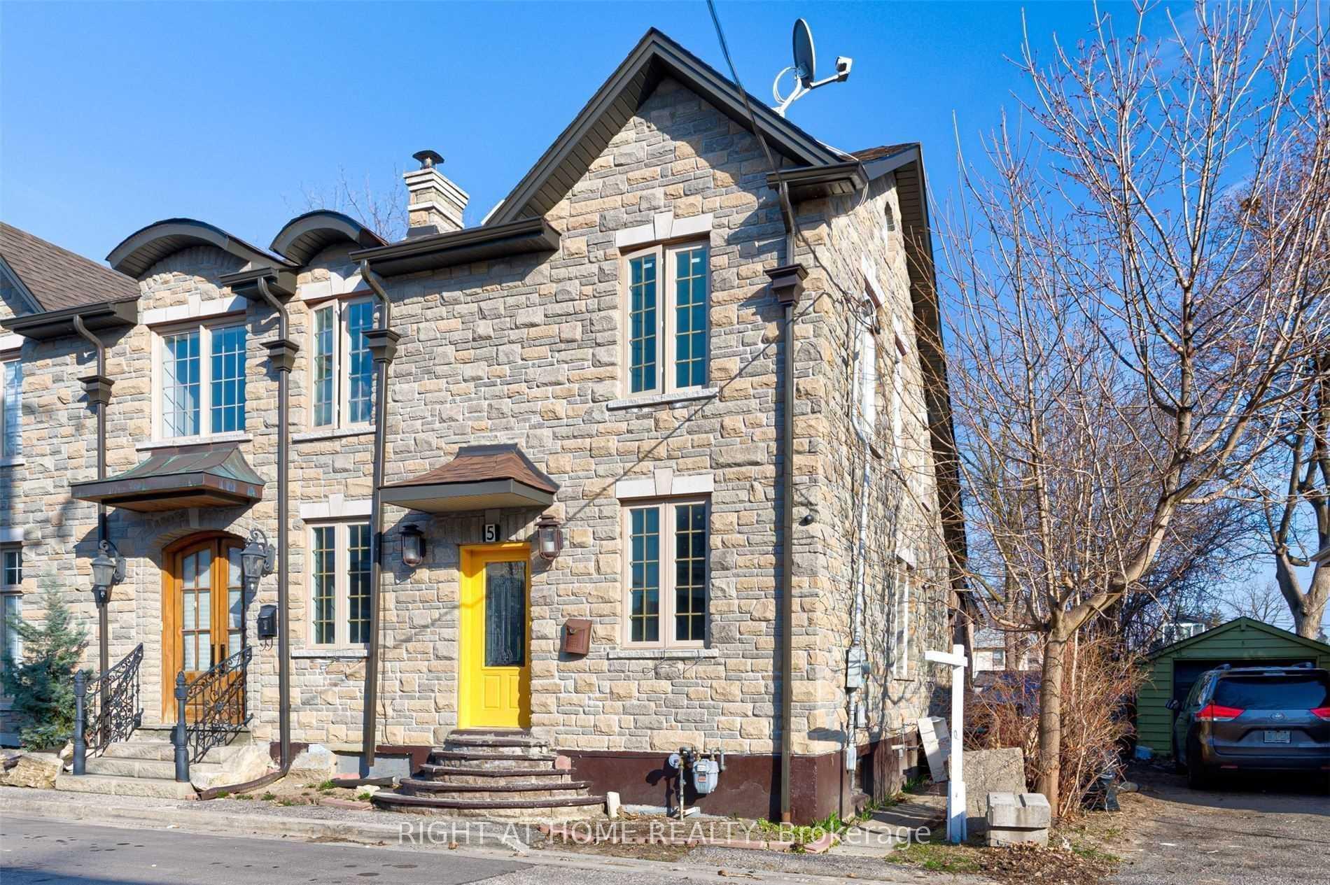 Photo 1 of Unit Main Fl, 5 William Street, Brampton, Queen Street Corridor — HOMEH