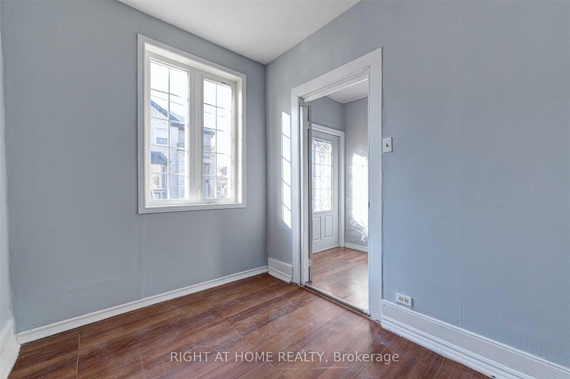 Photo 3 of Unit Main Fl, 5 William Street, Brampton, Queen Street Corridor — HOMEH