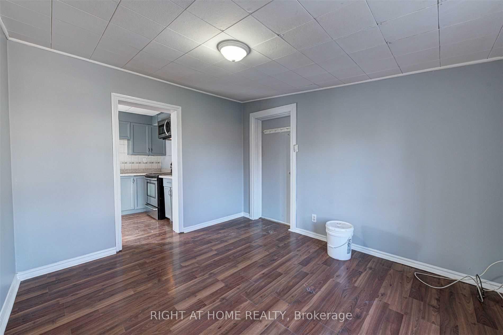 Photo 8 of Unit Main Fl, 5 William Street, Brampton, Queen Street Corridor — HOMEH