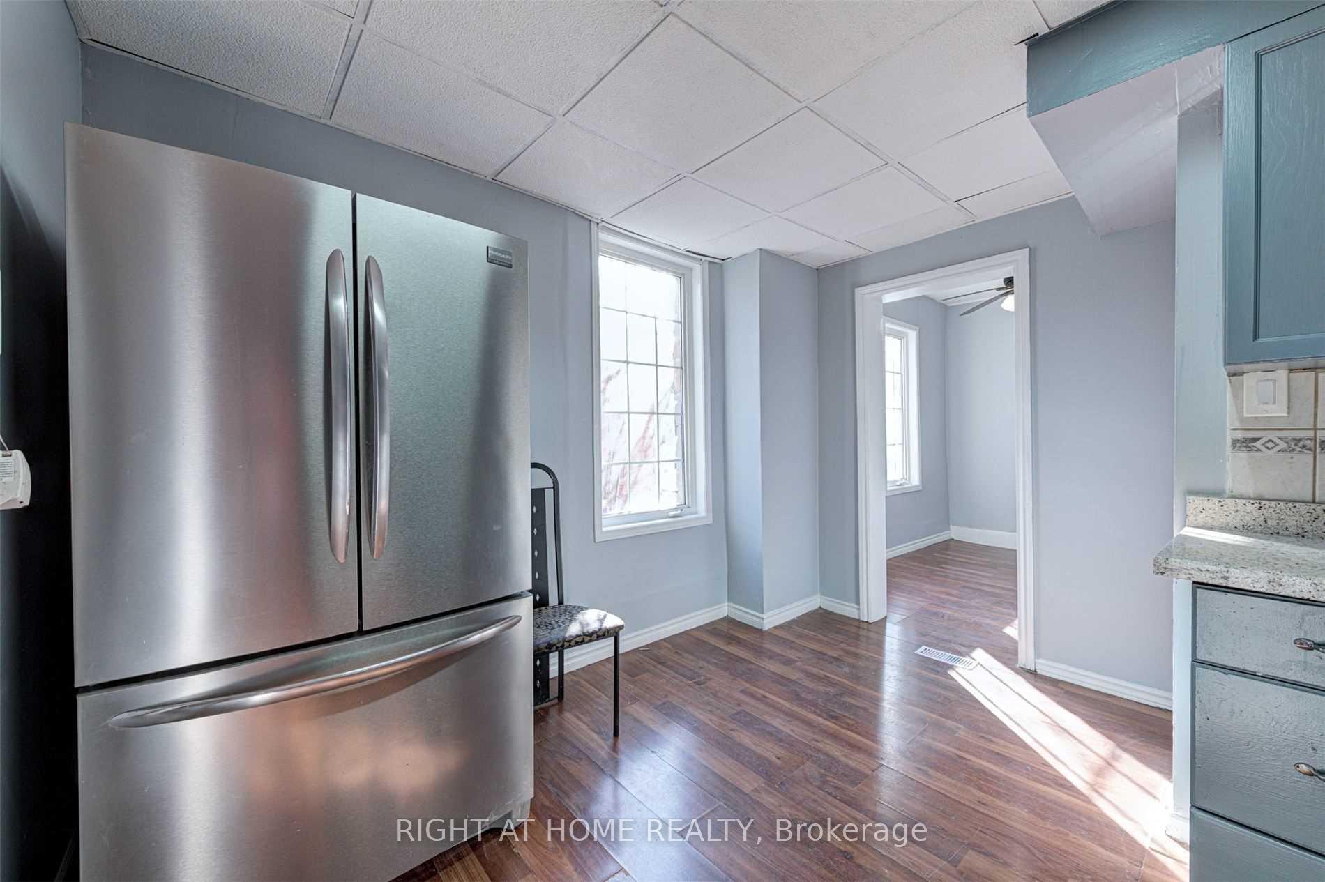 Photo 11 of Unit Main Fl, 5 William Street, Brampton, Queen Street Corridor — HOMEH