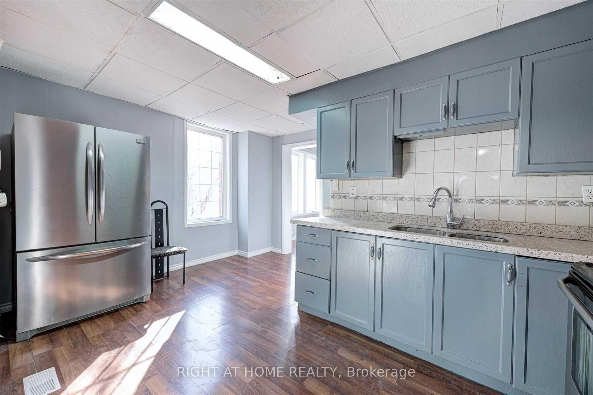 Photo 12 of Unit Main Fl, 5 William Street, Brampton, Queen Street Corridor — HOMEH