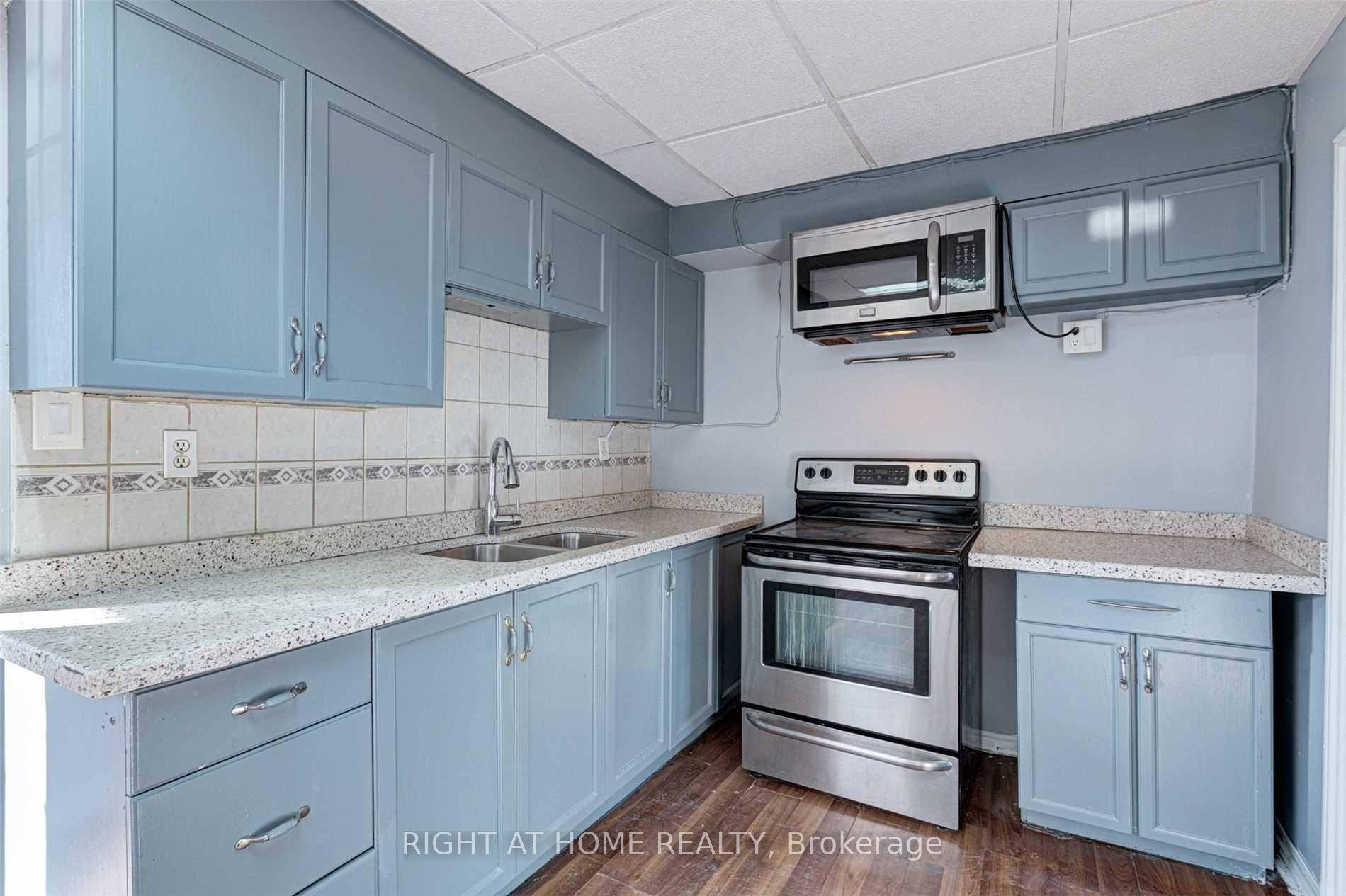 Photo 14 of Unit Main Fl, 5 William Street, Brampton, Queen Street Corridor — HOMEH