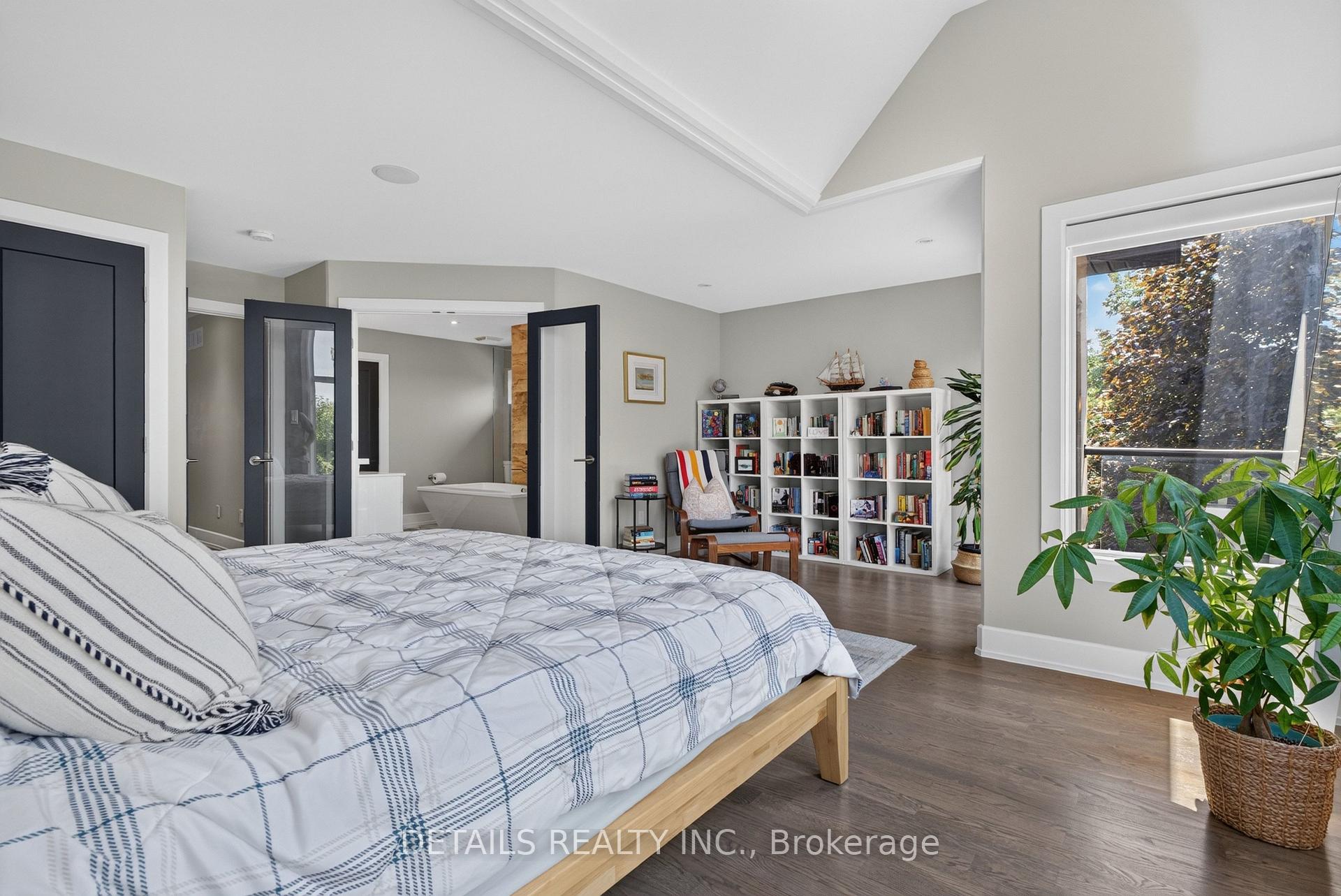Photo 24 of 296 Kirchoffer Avenue, Ottawa, Westboro West — HOMEH