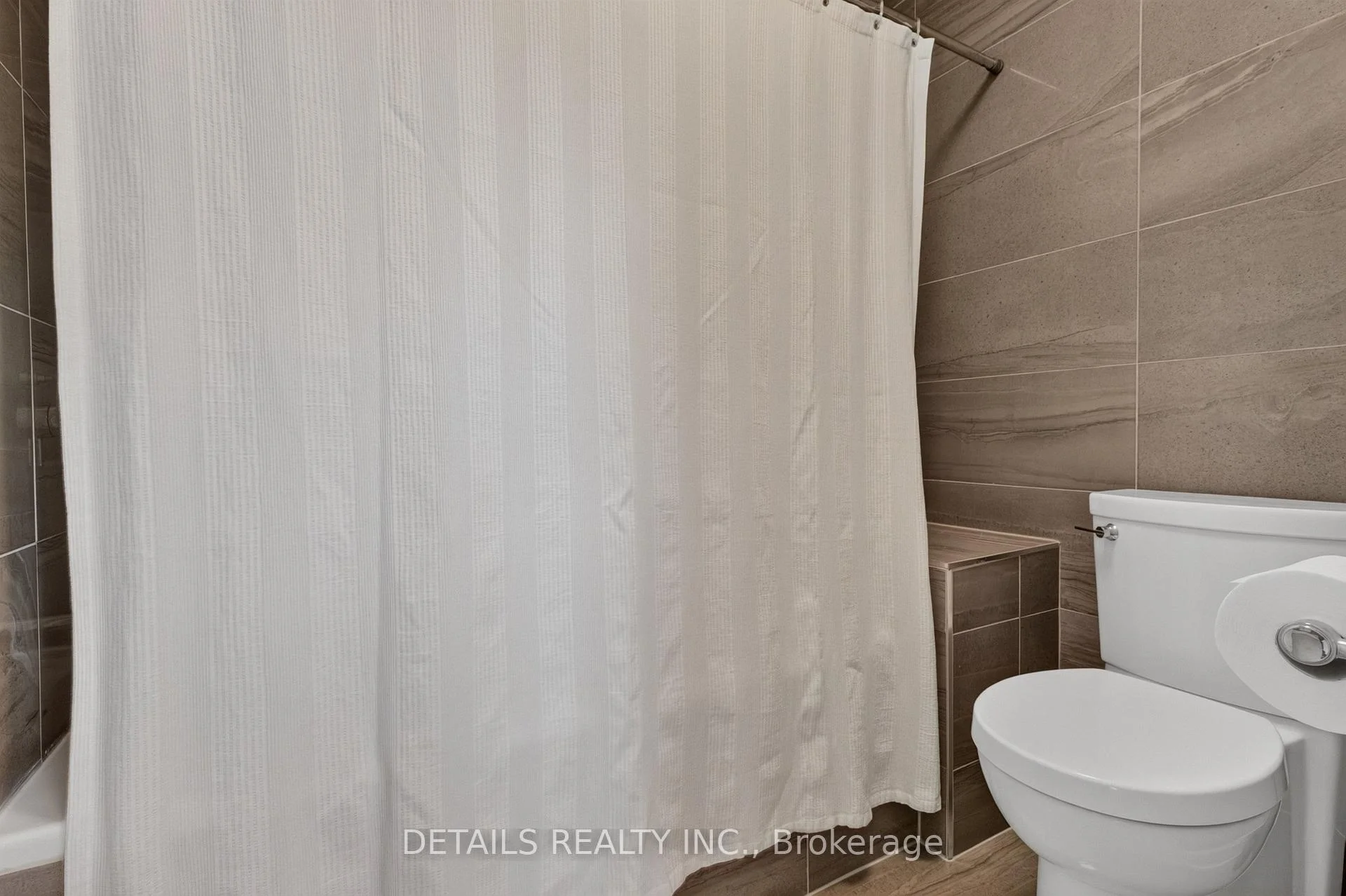 Photo 37 of 296 Kirchoffer Avenue, Ottawa, Westboro West — HOMEH