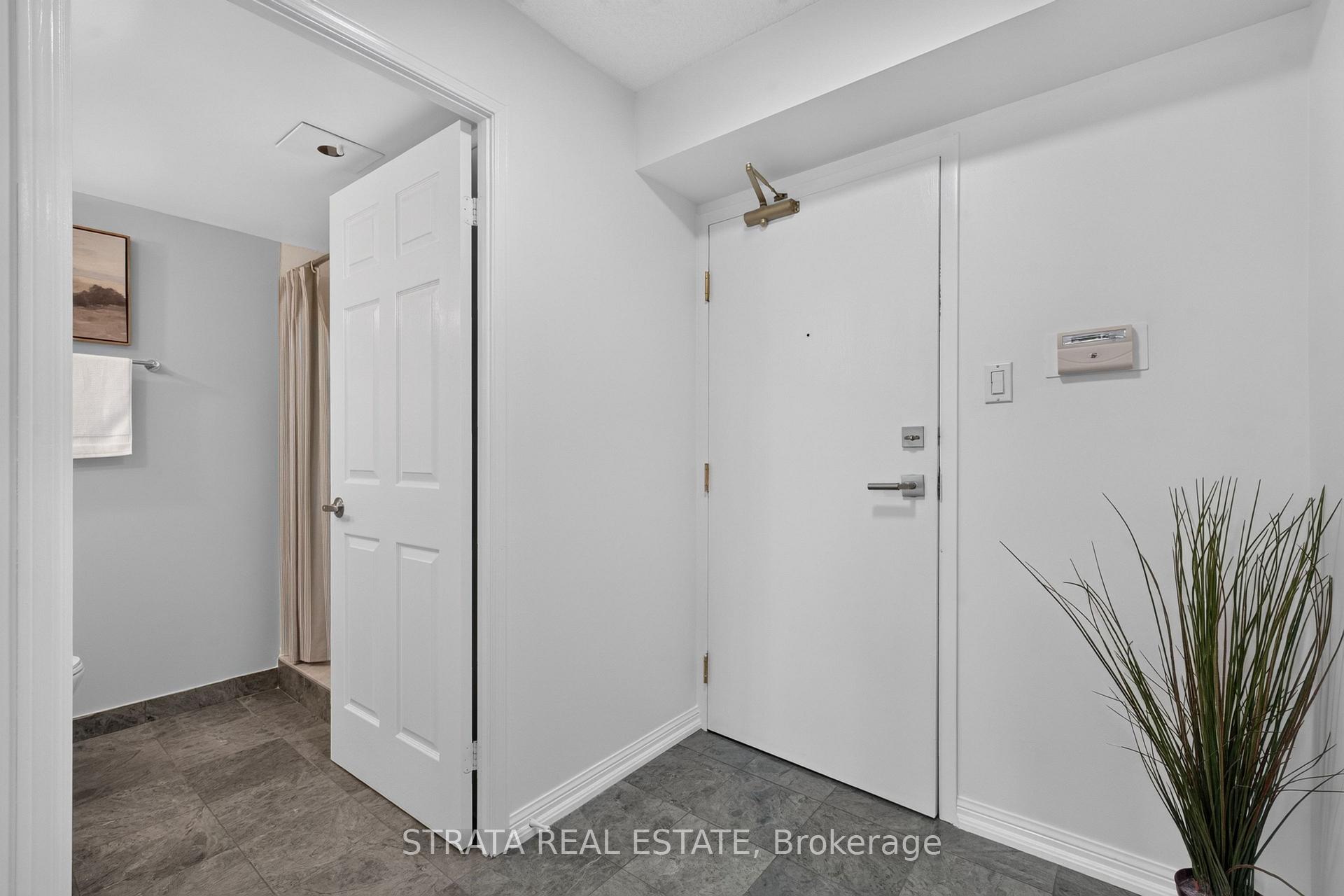 Photo 7 of Unit 814, 109 Front Street E, Toronto, Waterfront Communities — HOMEH