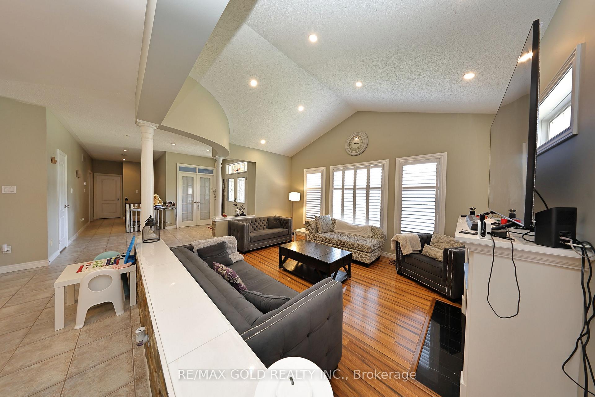 Photo 6 of 117 Delarmbro Drive, Erin — HOMEH
