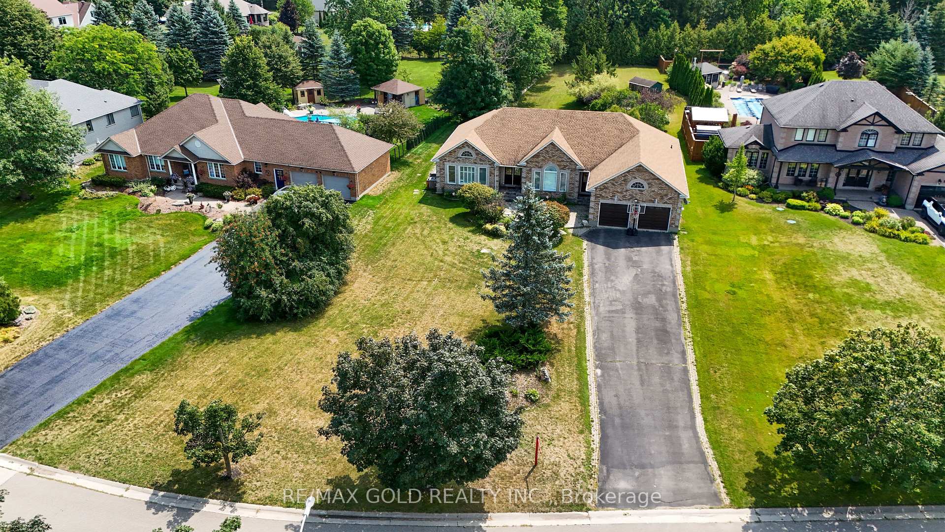 Photo 72 of 117 Delarmbro Drive, Erin — HOMEH