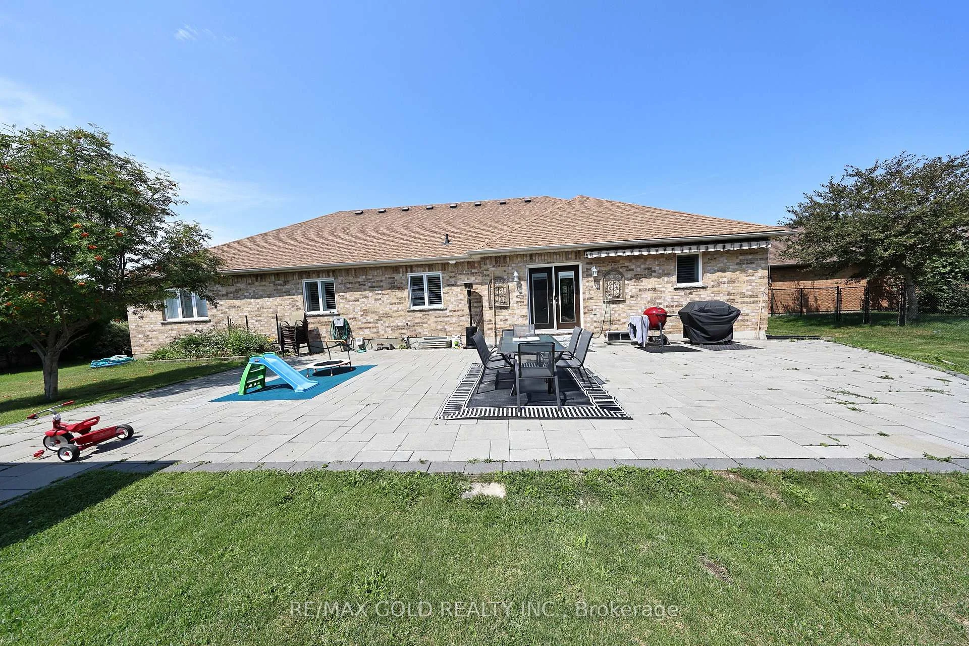 Photo 11 of 117 Delarmbro Drive, Erin — HOMEH